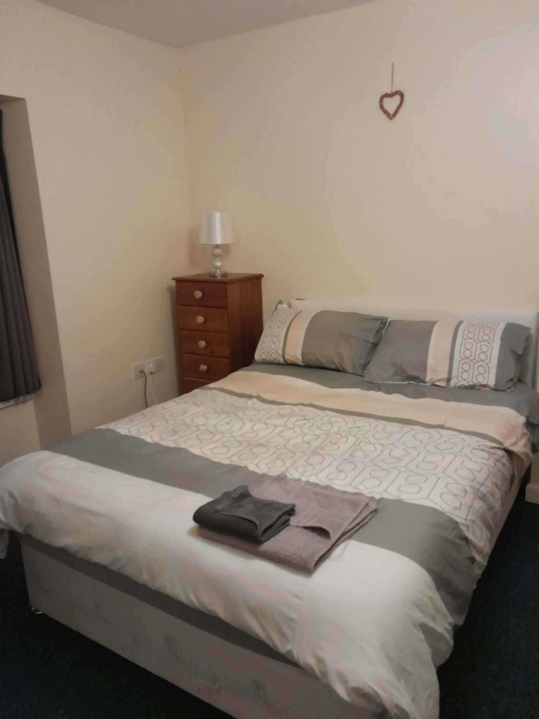 Bed in Kings Arms Guest House Ebbw Vale