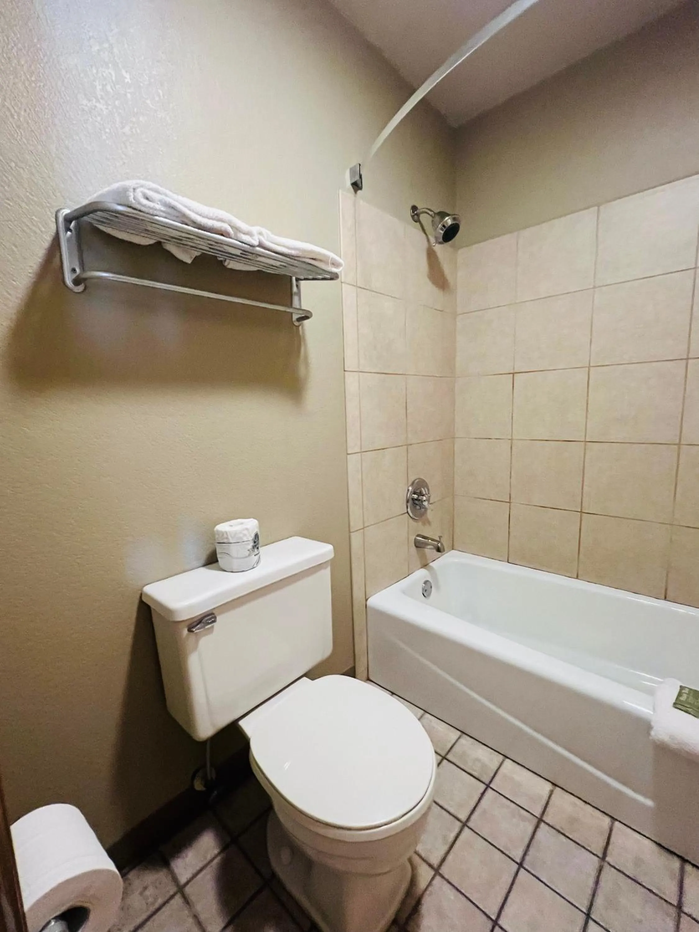 Shower in Cattle country lodge