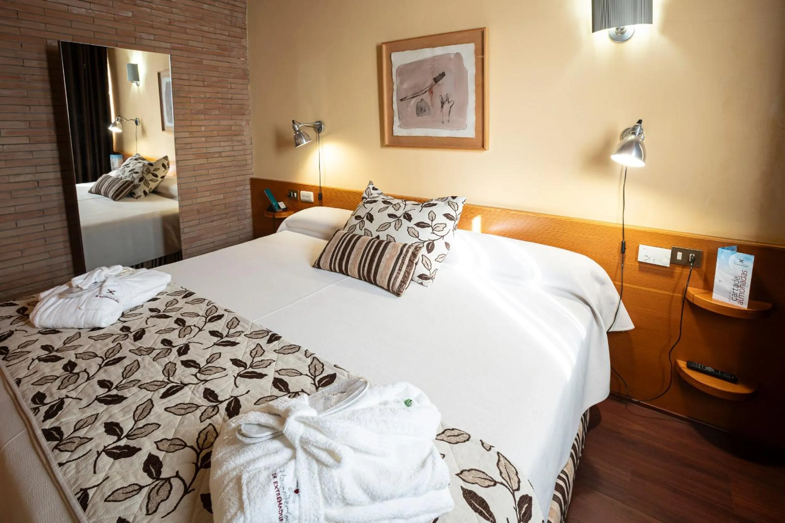 Bed in Hotel Parque de Monfragüe