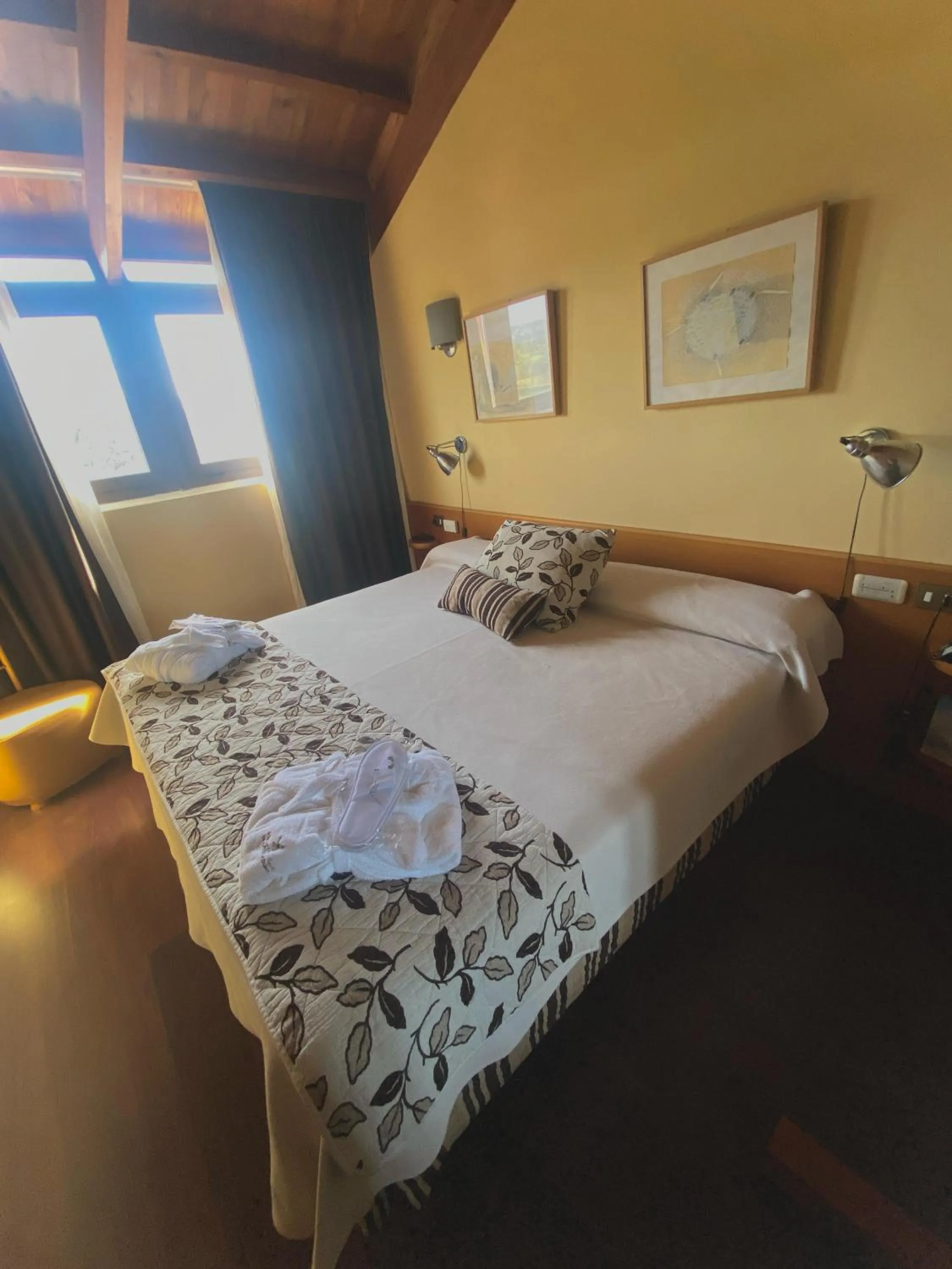 Bed in Hotel Parque de Monfragüe