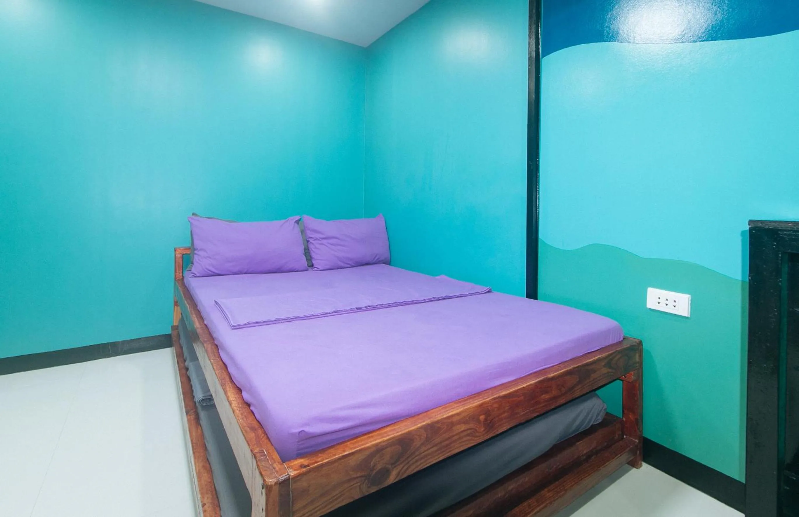 Bed in RedDoorz @ Dolce Cabanas Beach Resort