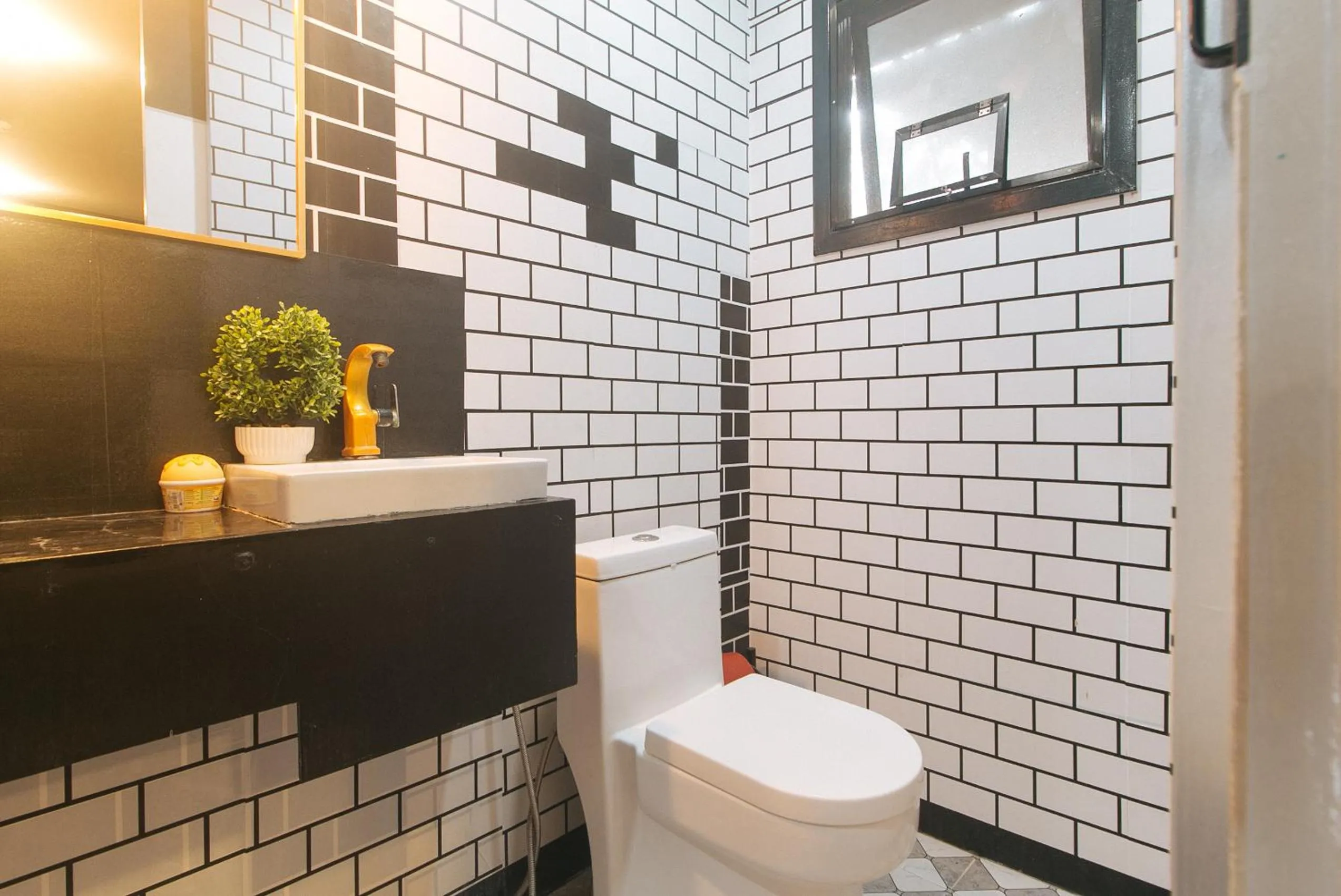 Bathroom in RedDoorz @ Dolce Cabanas Beach Resort