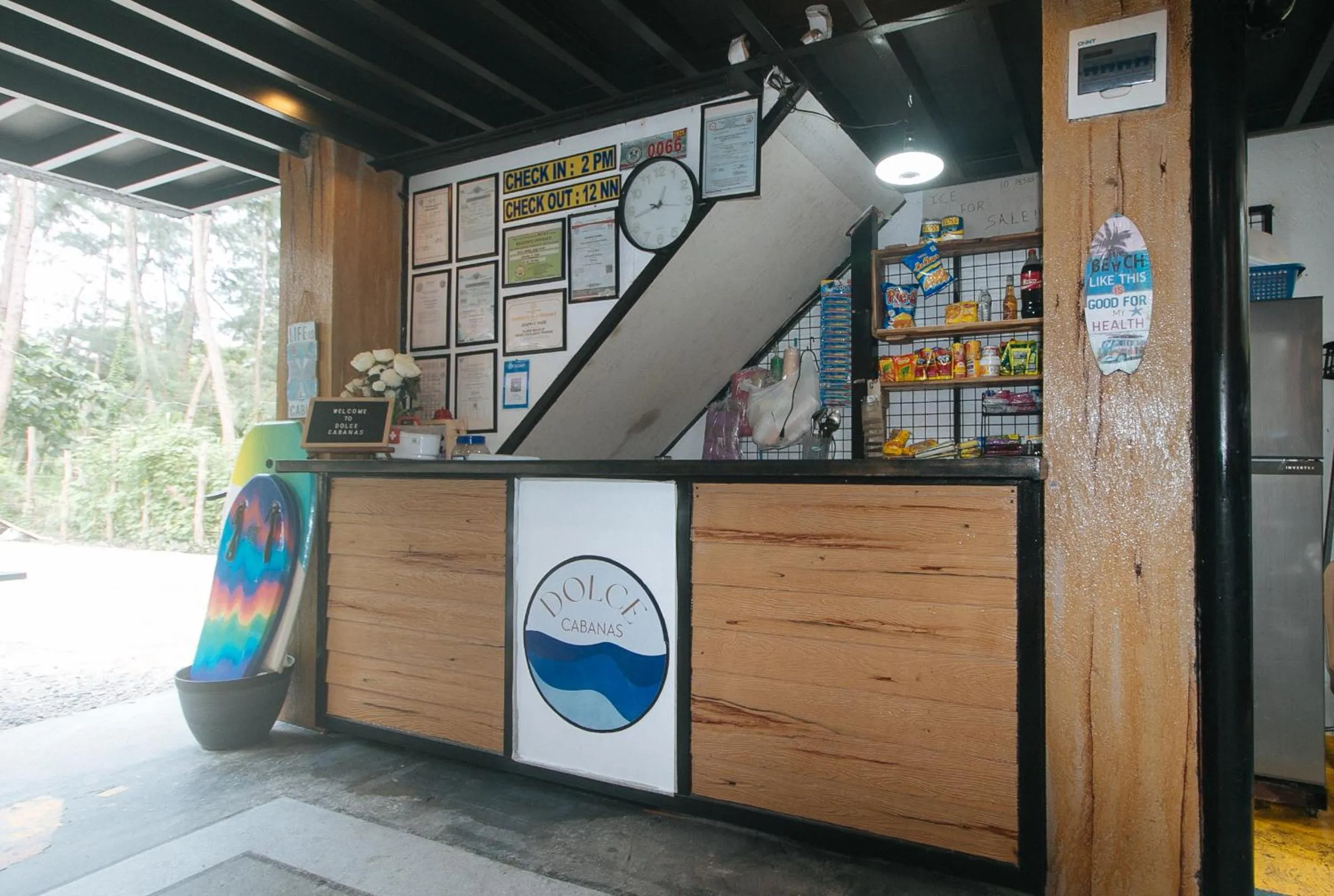 Lobby or reception in RedDoorz @ Dolce Cabanas Beach Resort