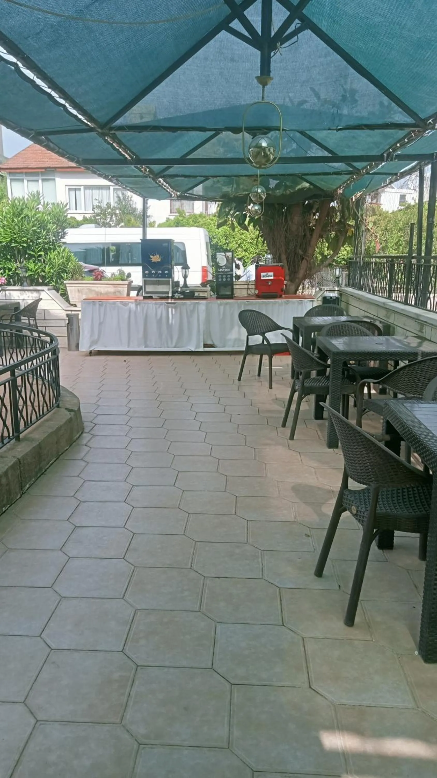 Coffee/tea facilities in London House Hotel