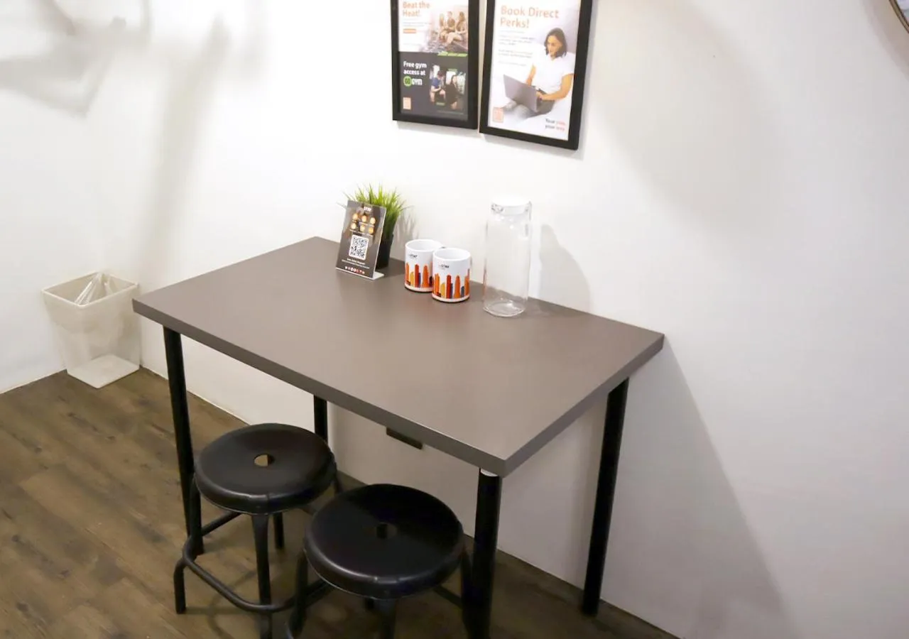 Seating area in mySTAY Hotel BGC South