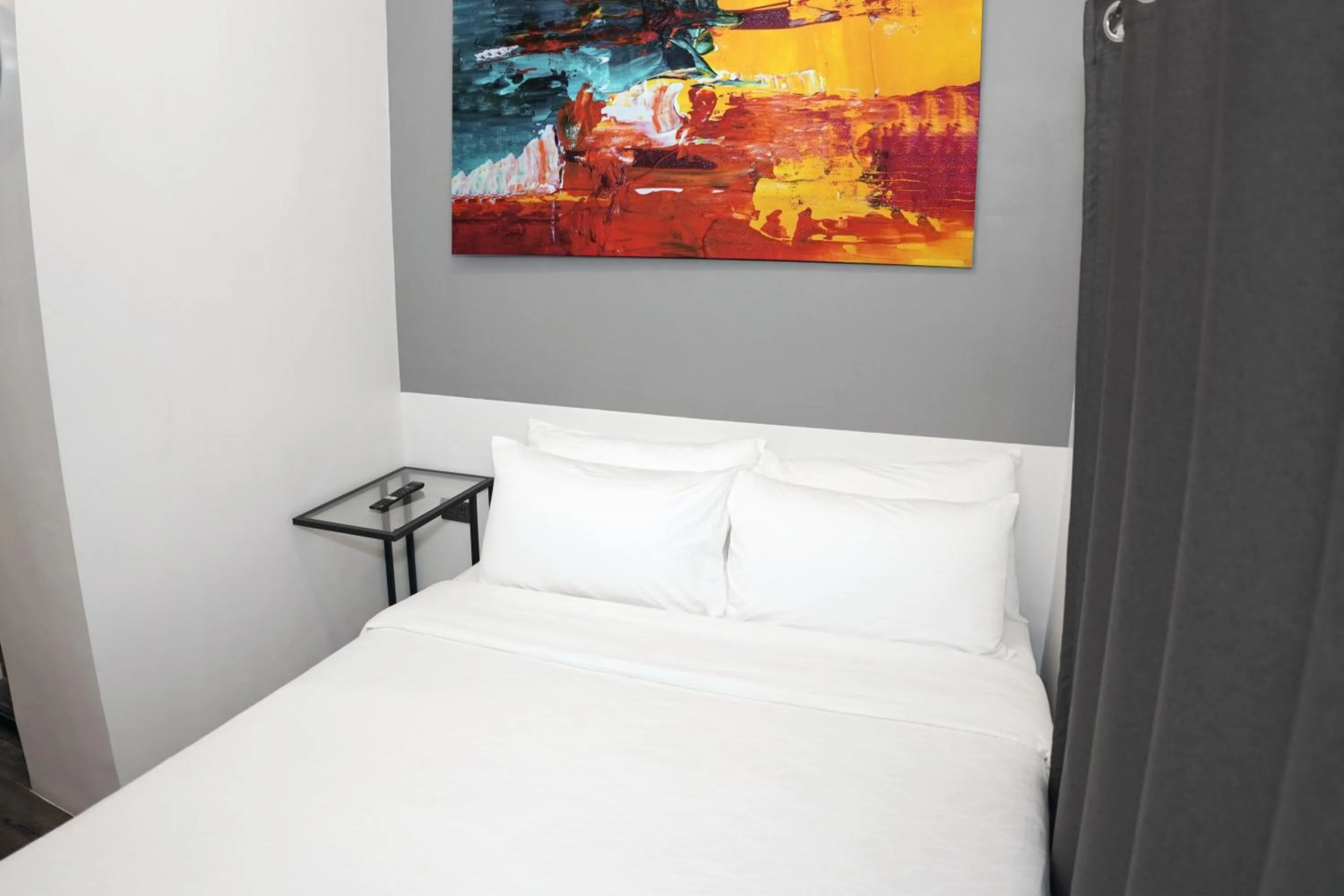 Bed in mySTAY Hotel BGC South