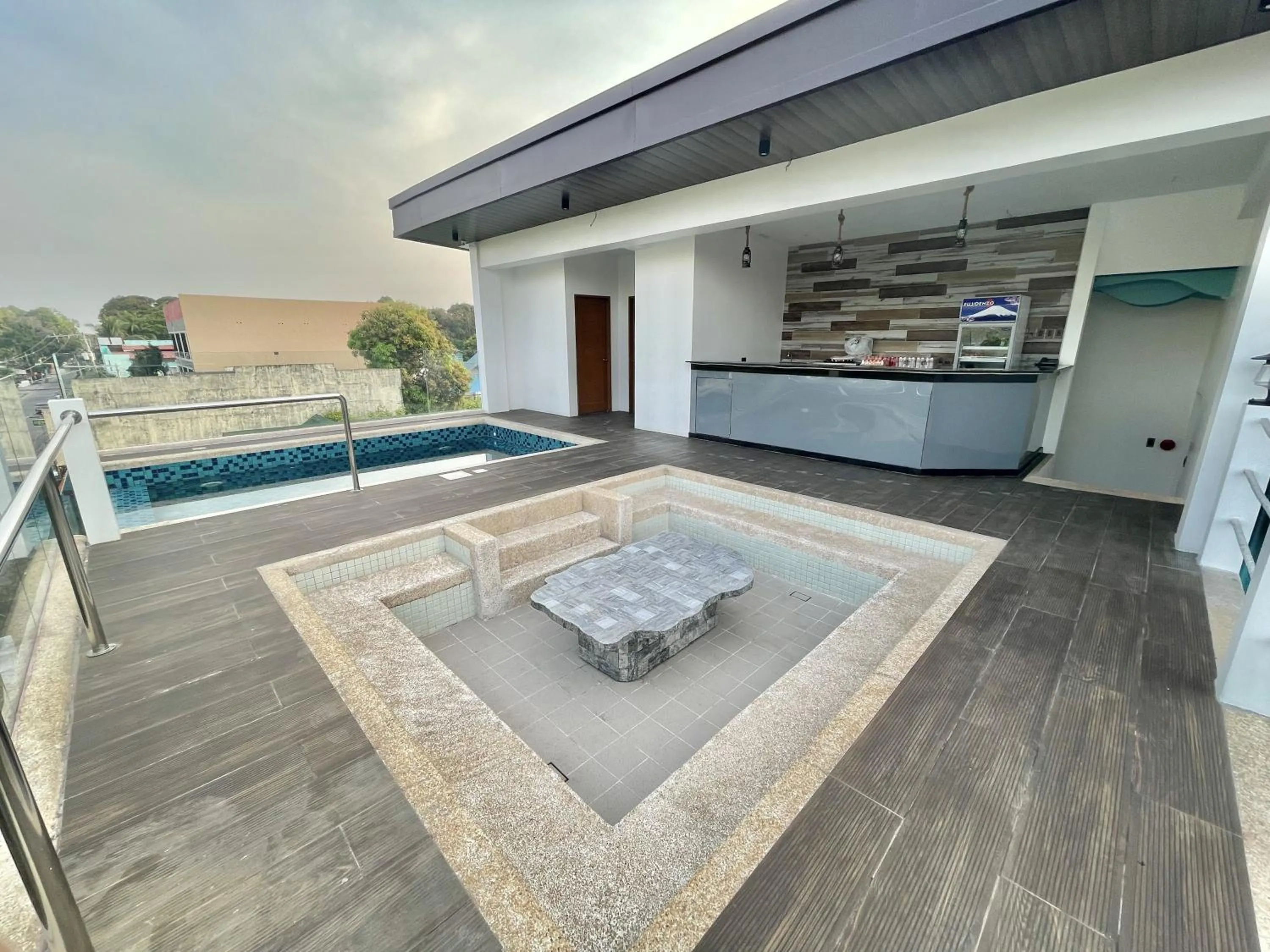 Restaurant/places to eat in Lighthouse Point Hotel