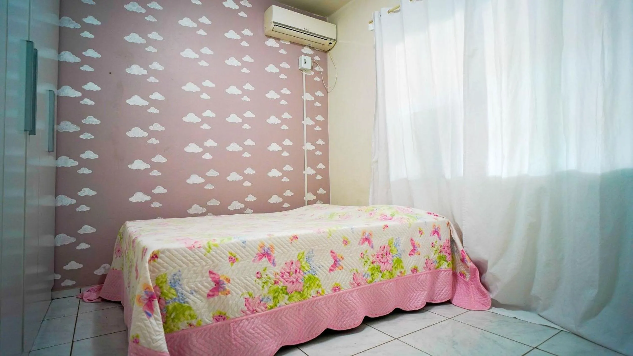 Bed in Ótima casa apenas 50metros da praia - em Balneário Piçarras