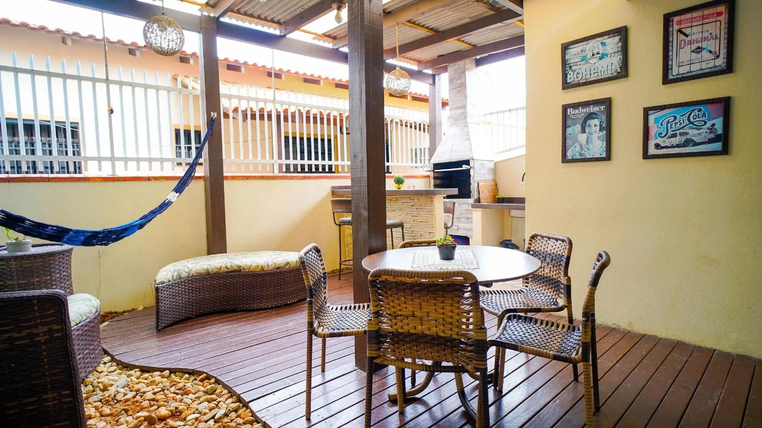 Ótima casa apenas 50metros da praia - em Balneário Piçarras