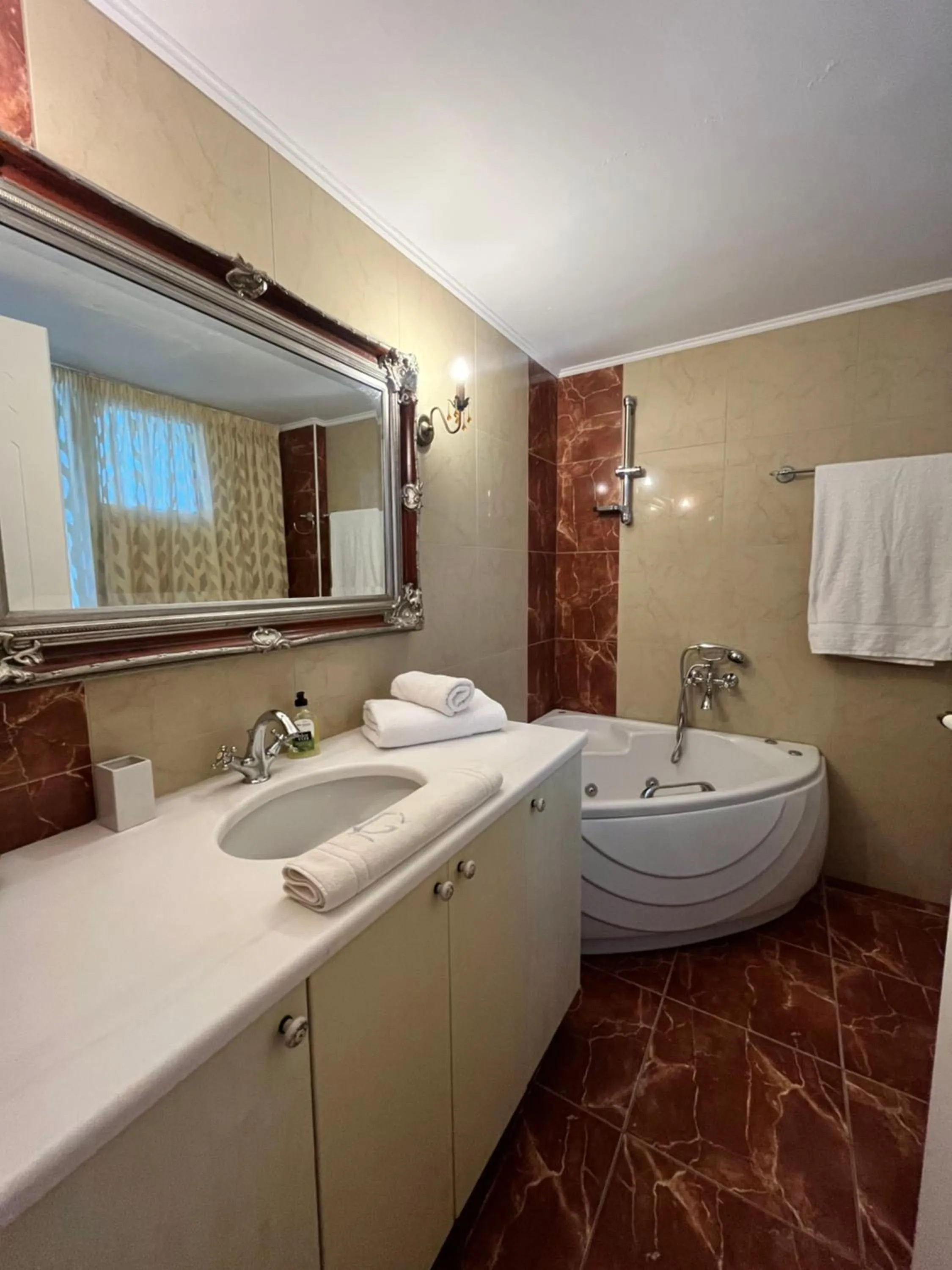 Rafkos Mansion with Private Pool and Amazing View