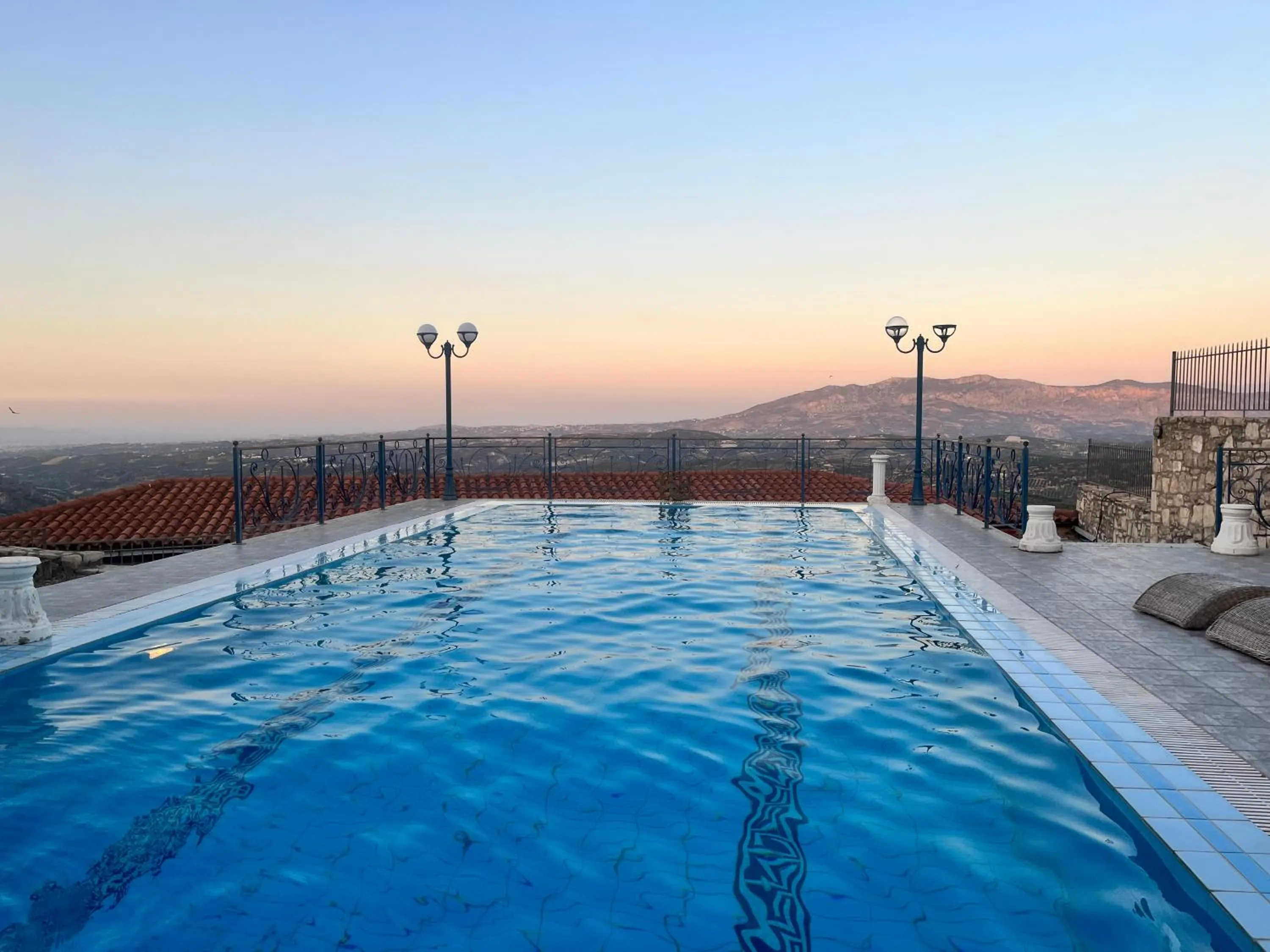 Rafkos Mansion with Private Pool and Amazing View