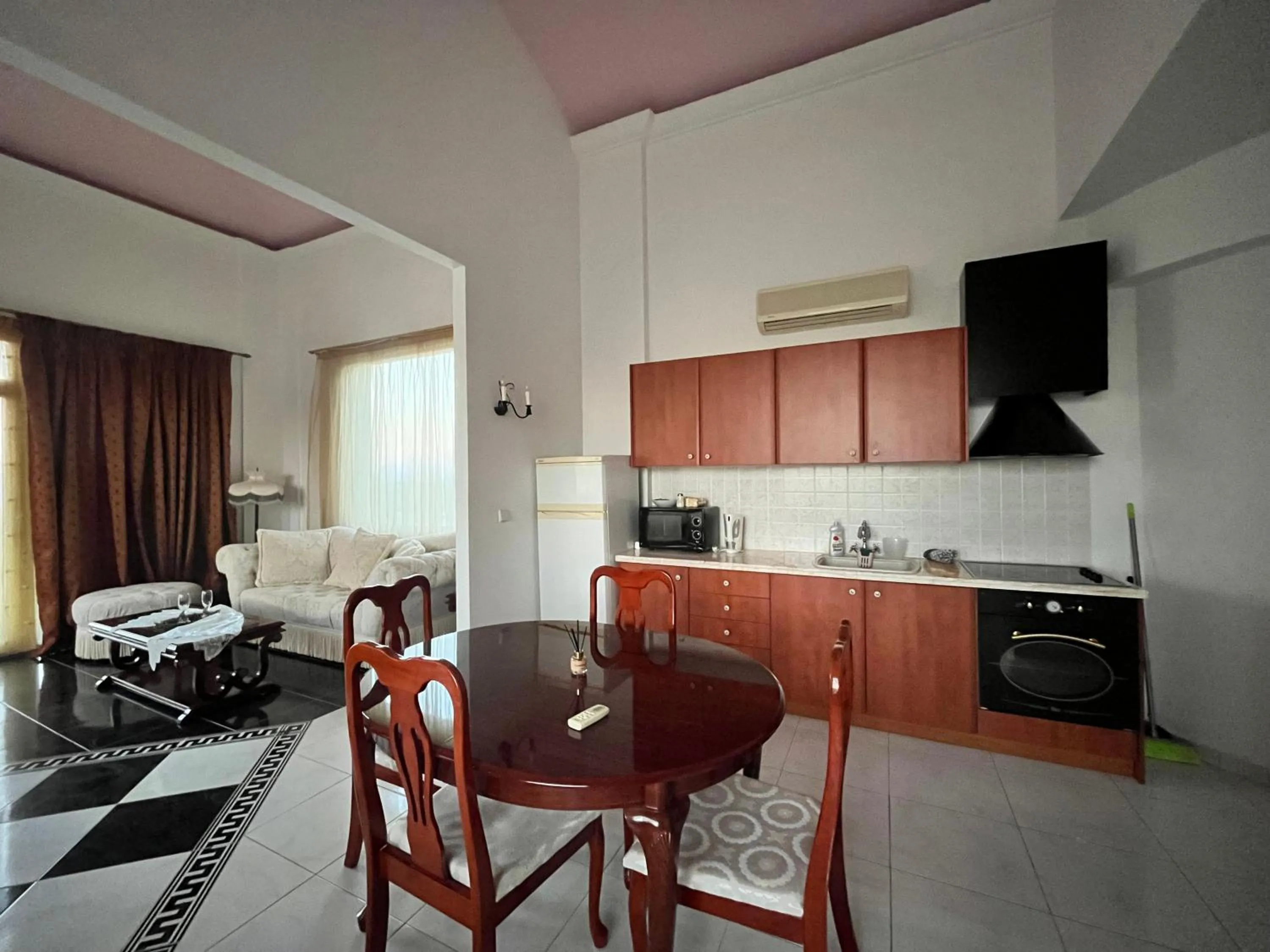 Rafkos Mansion with Private Pool and Amazing View