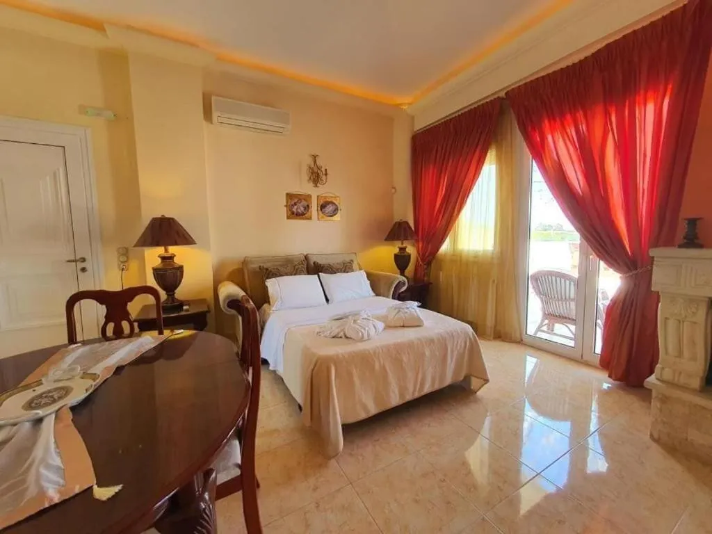 Rafkos Mansion with Private Pool and Amazing View