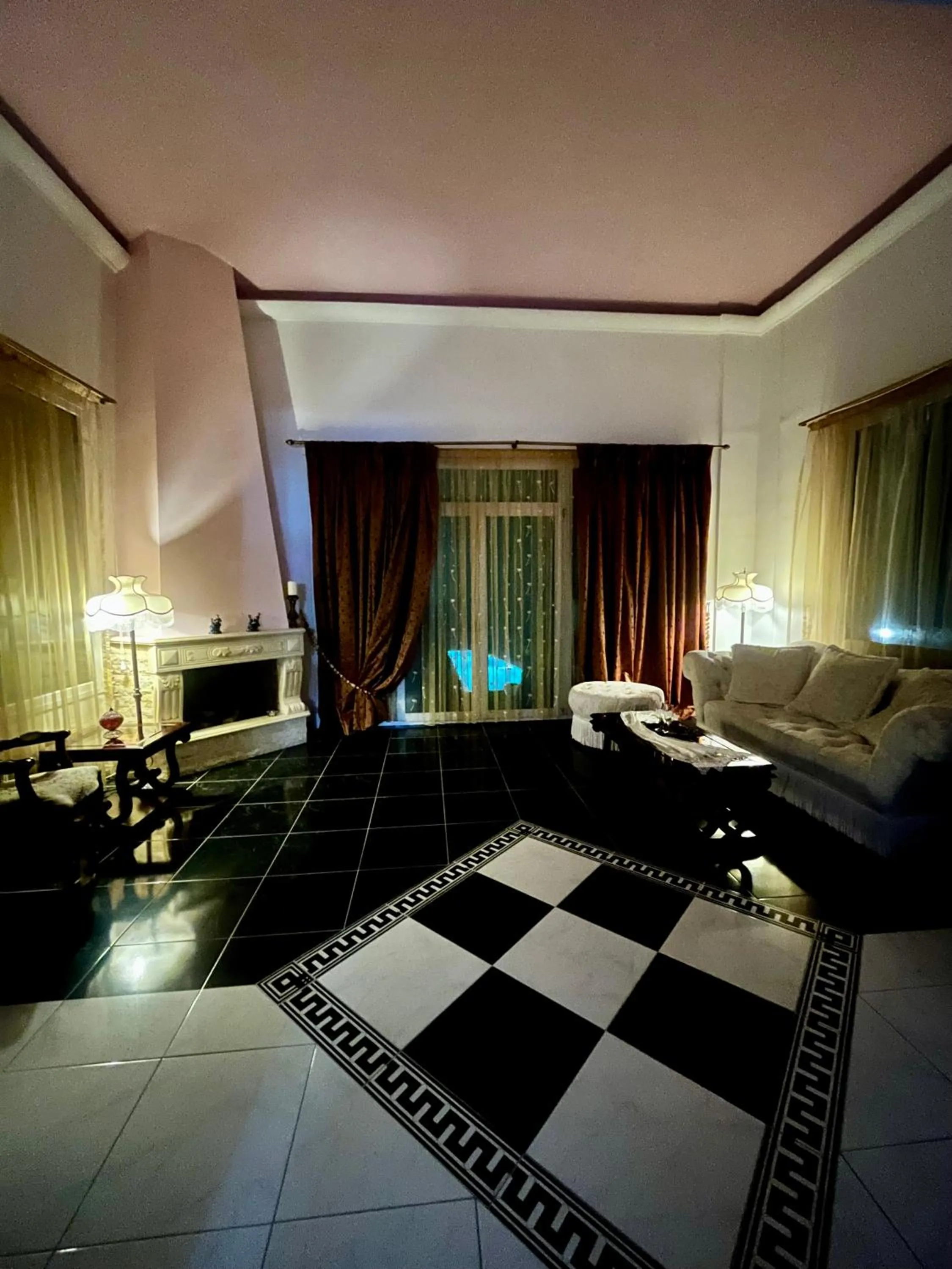 Rafkos Mansion with Private Pool and Amazing View