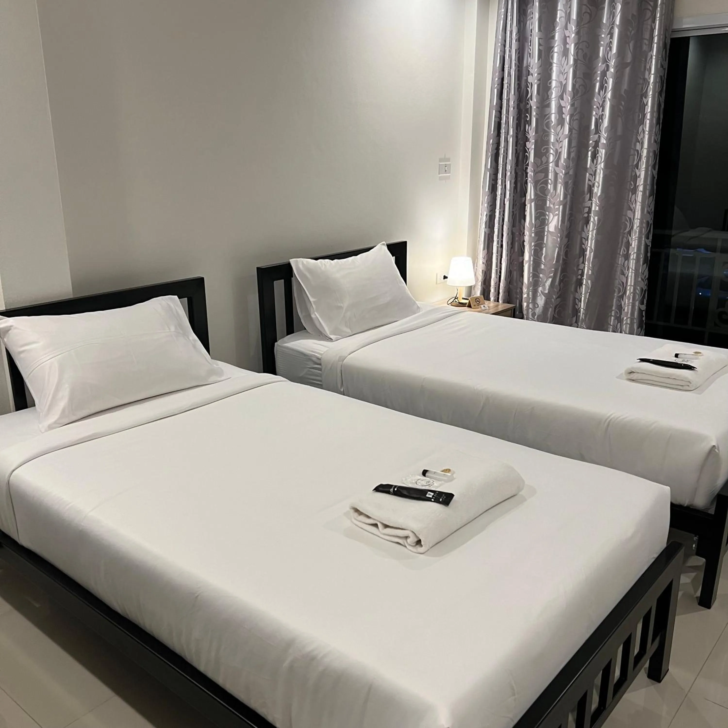 Bed in Ivory House Sriracha