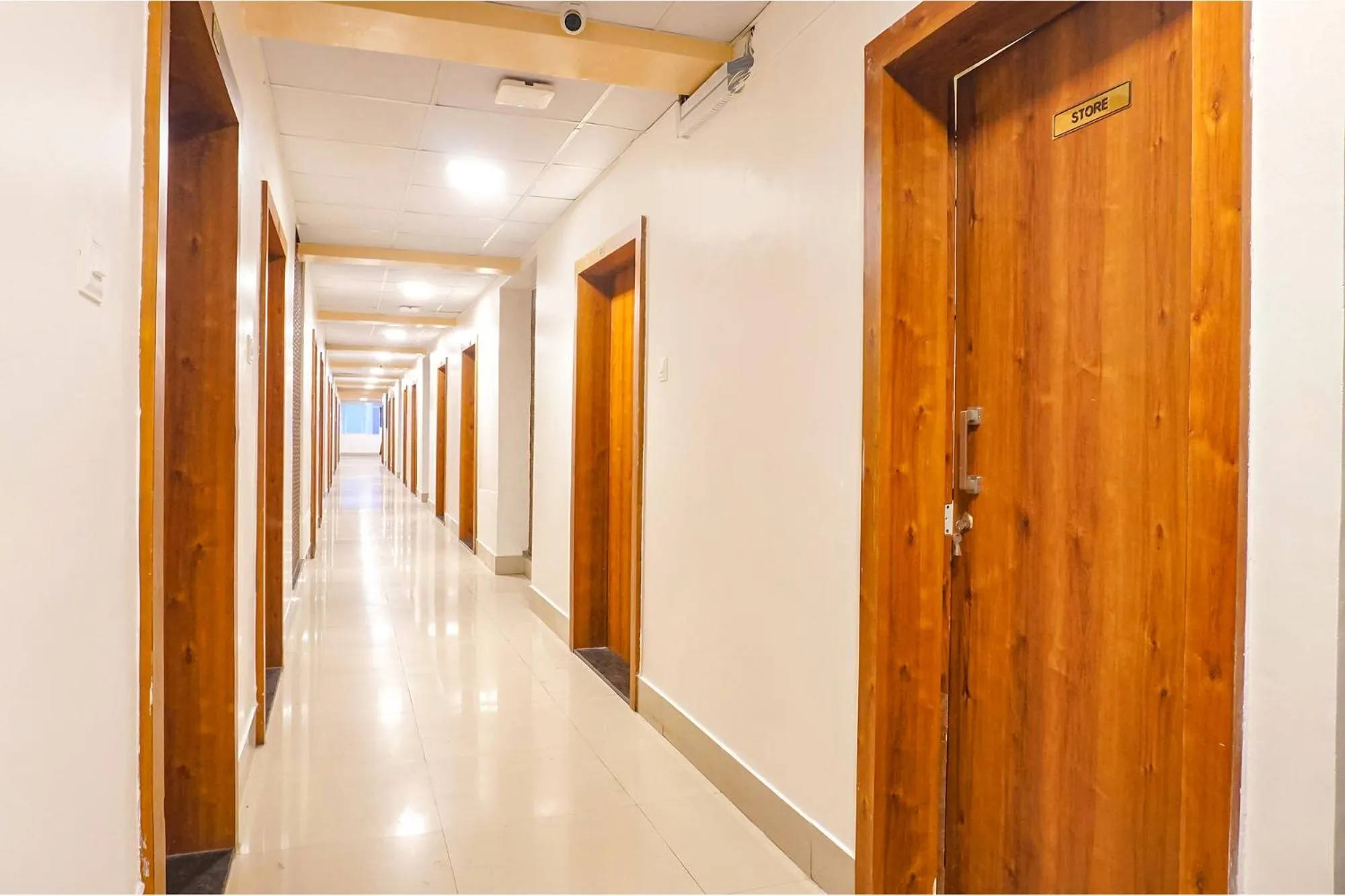 Lobby or reception in FabHotel Embassy near Amanora Mall