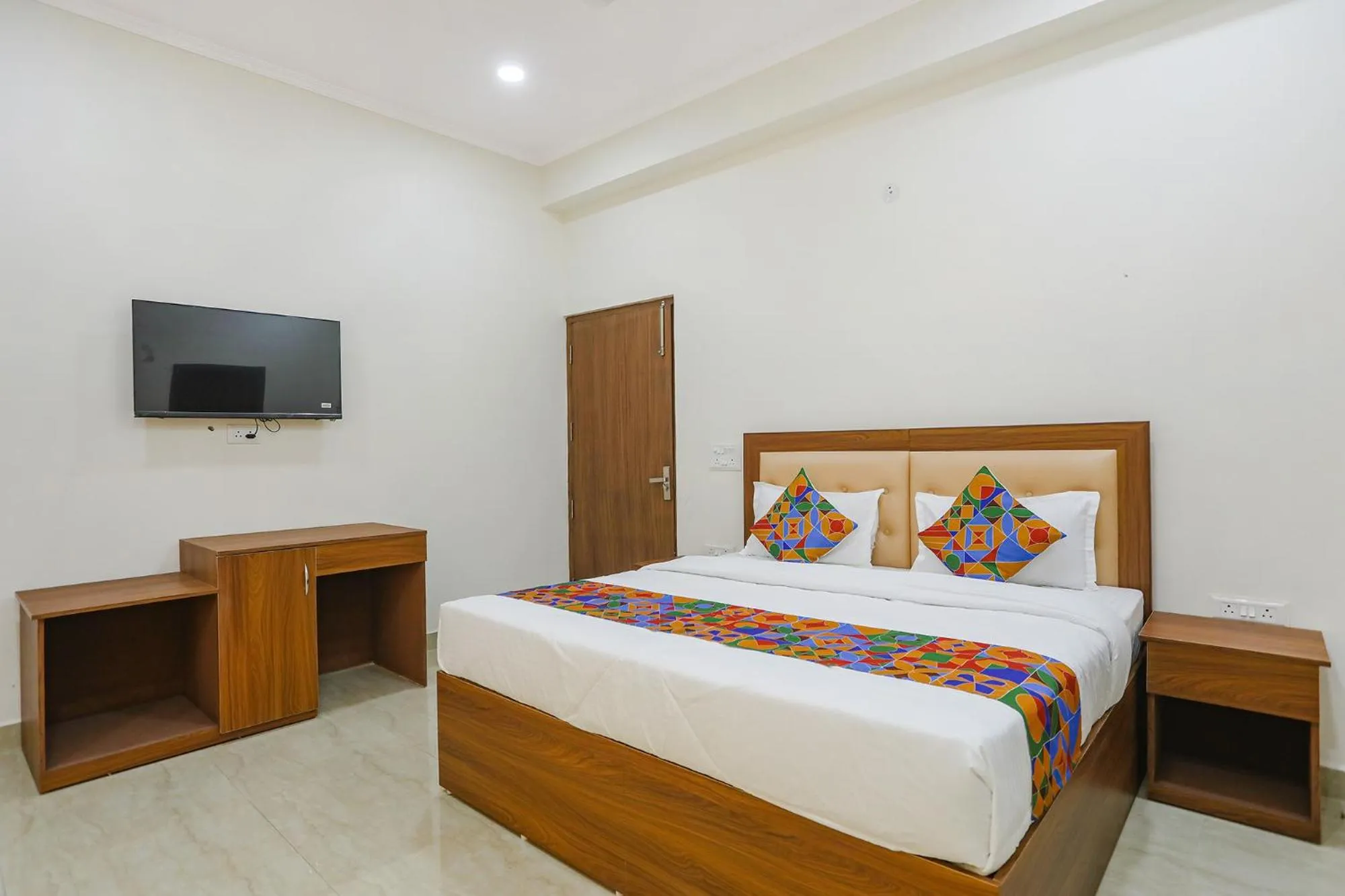 Bed in FabHotel Grihum