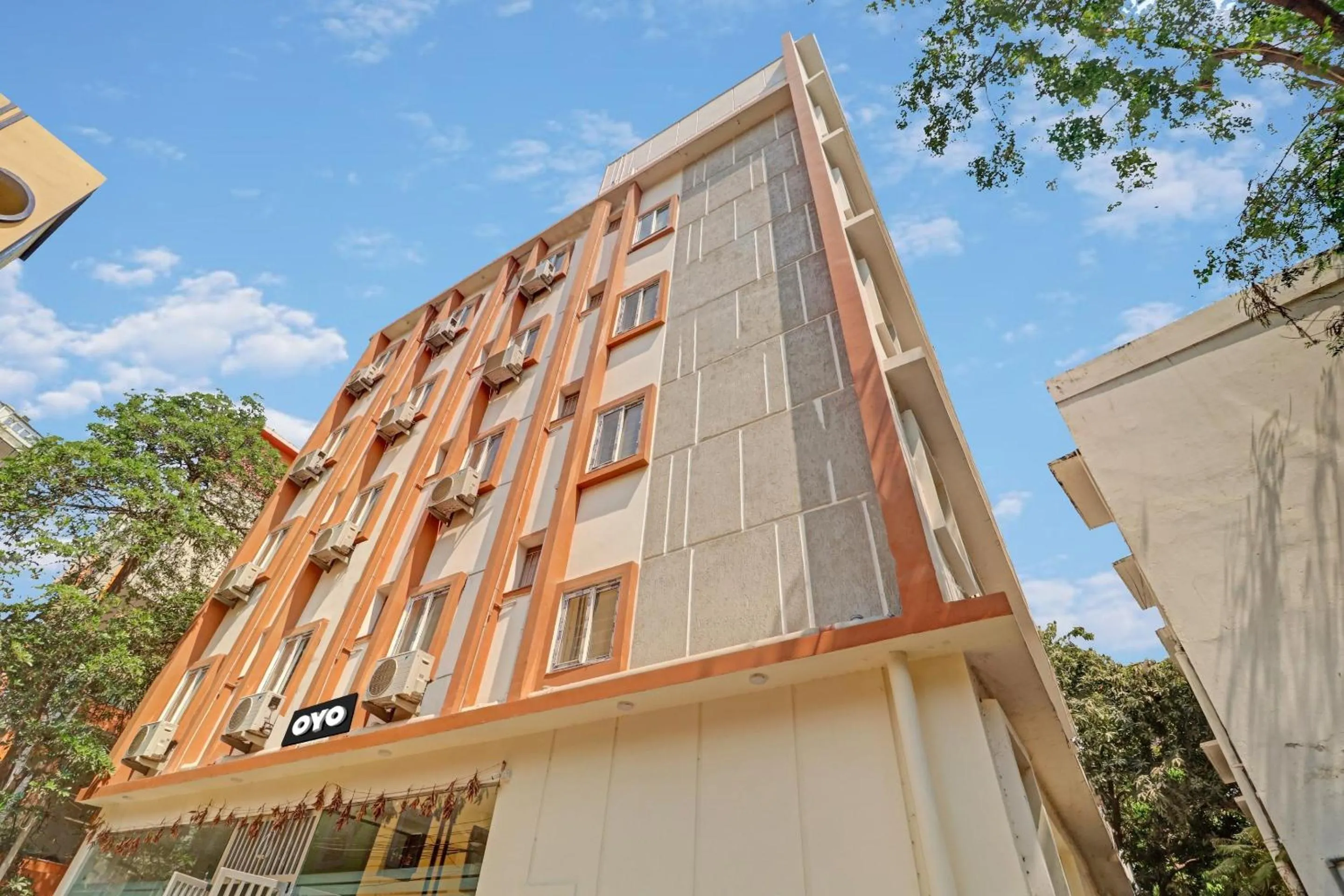 Facade/entrance in Collection O SS Metro Ritz