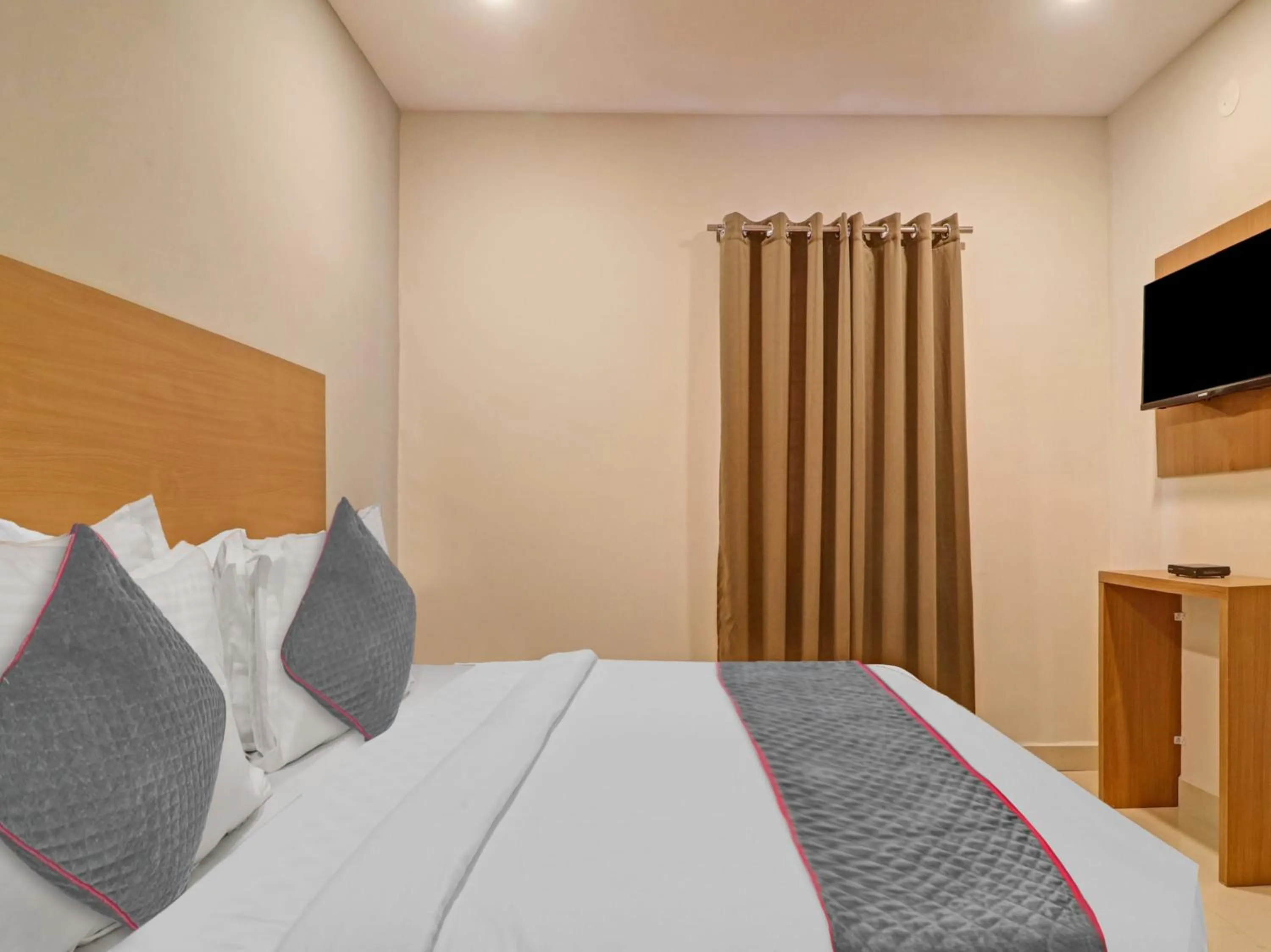 Bedroom in Townhouse White Ridge KPHB OPP JNTU