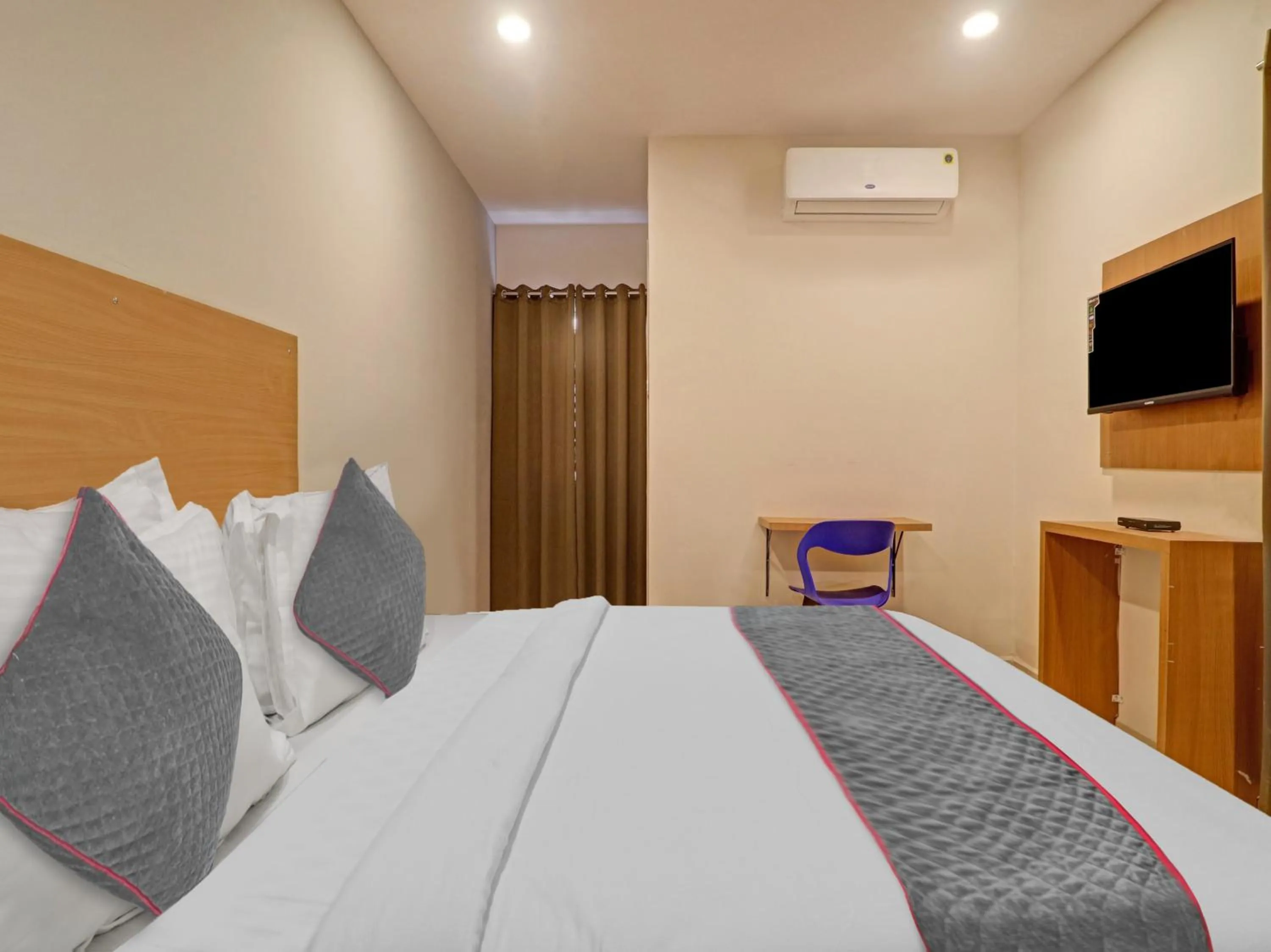 Bedroom in Townhouse White Ridge KPHB OPP JNTU