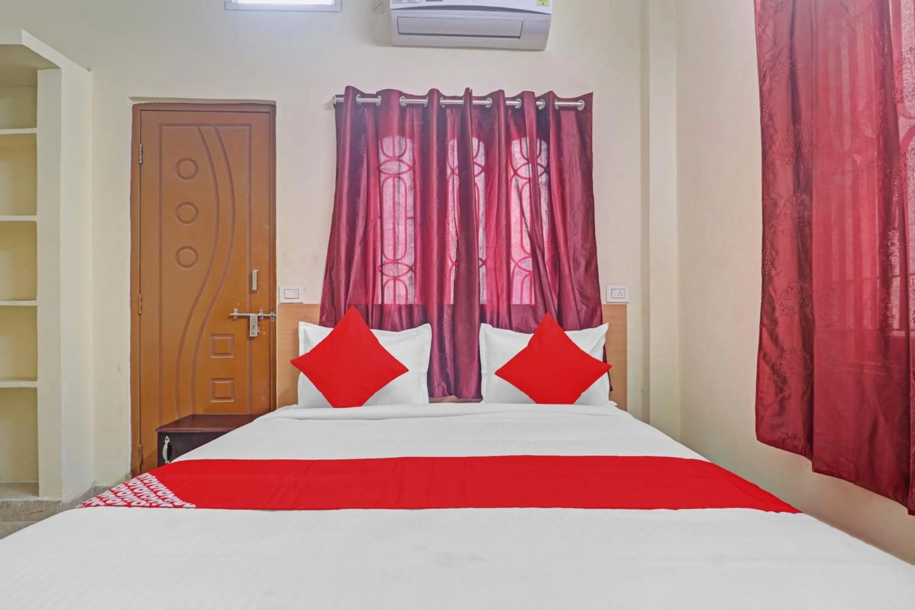 Bedroom, Bed in Hotel O RBS Square Langer Houz