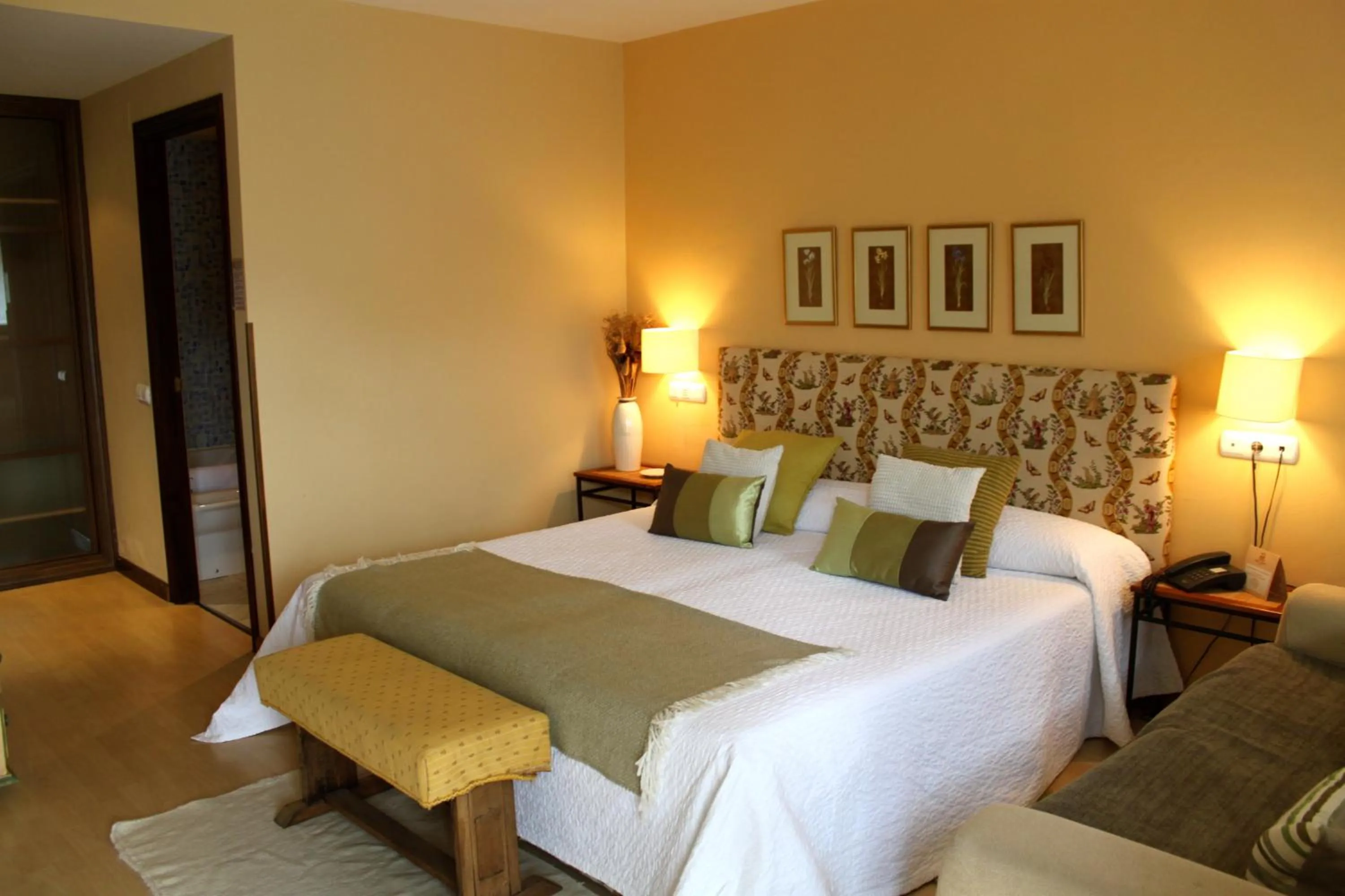 Photo of the whole room, Bed in Mar Del Sueve