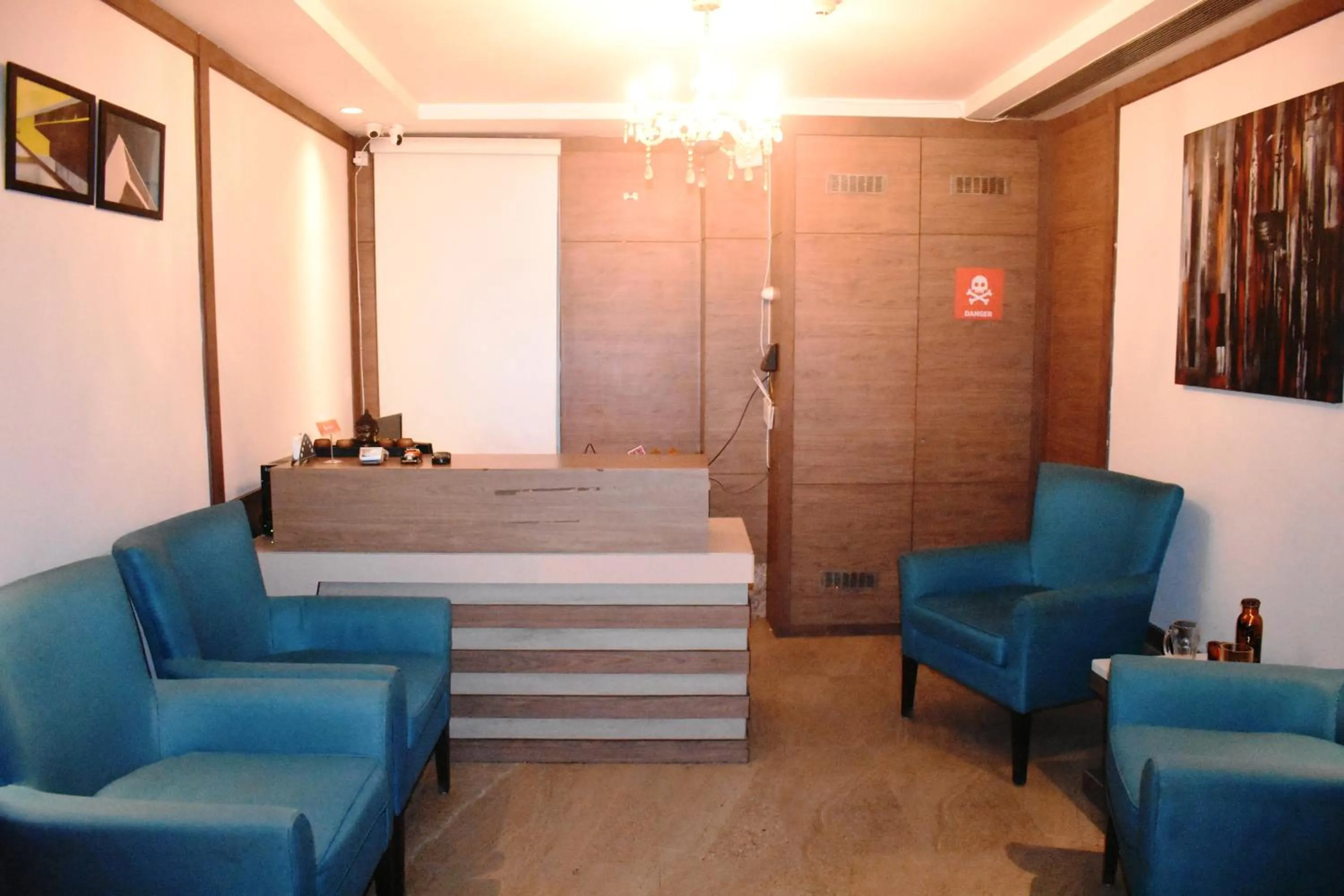 Lobby or reception, Seating Area in Lemonwood Suites by F9 Hotels - Trivoli Garden Chhatarpur
