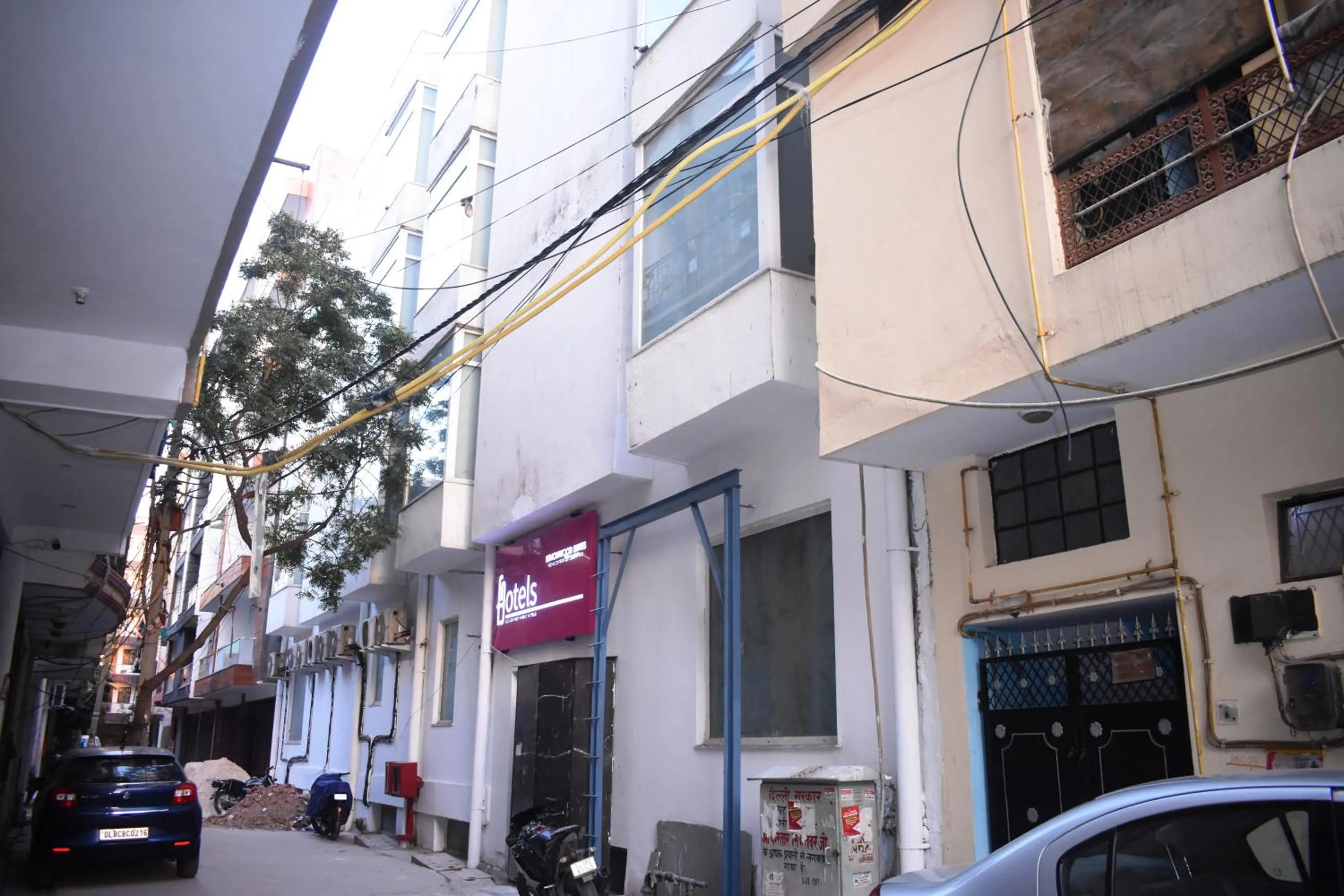 Property building in Lemonwood Suites by F9 Hotels - Trivoli Garden Chhatarpur