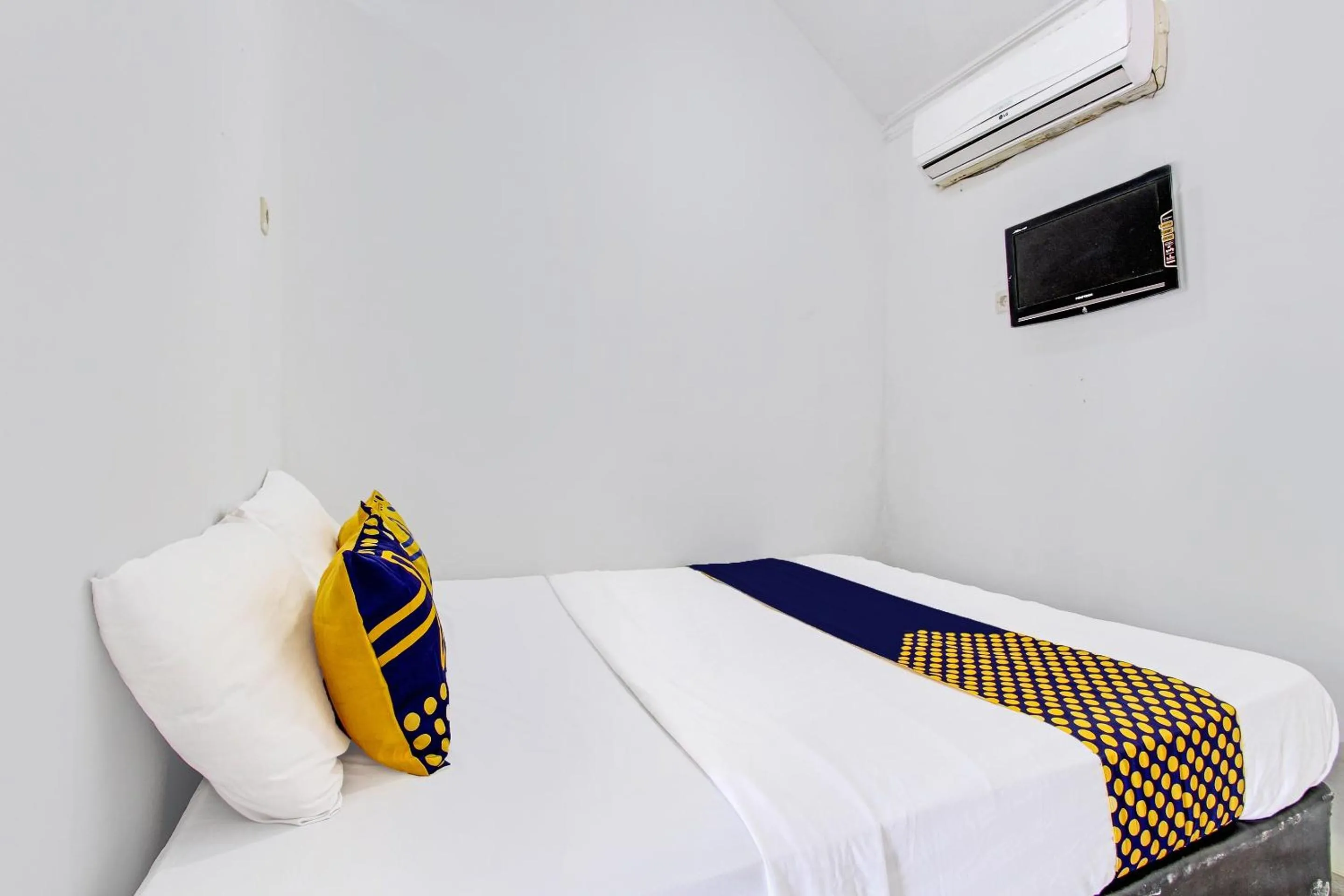 Bedroom, Bed in Hotel O Orchid Guest House