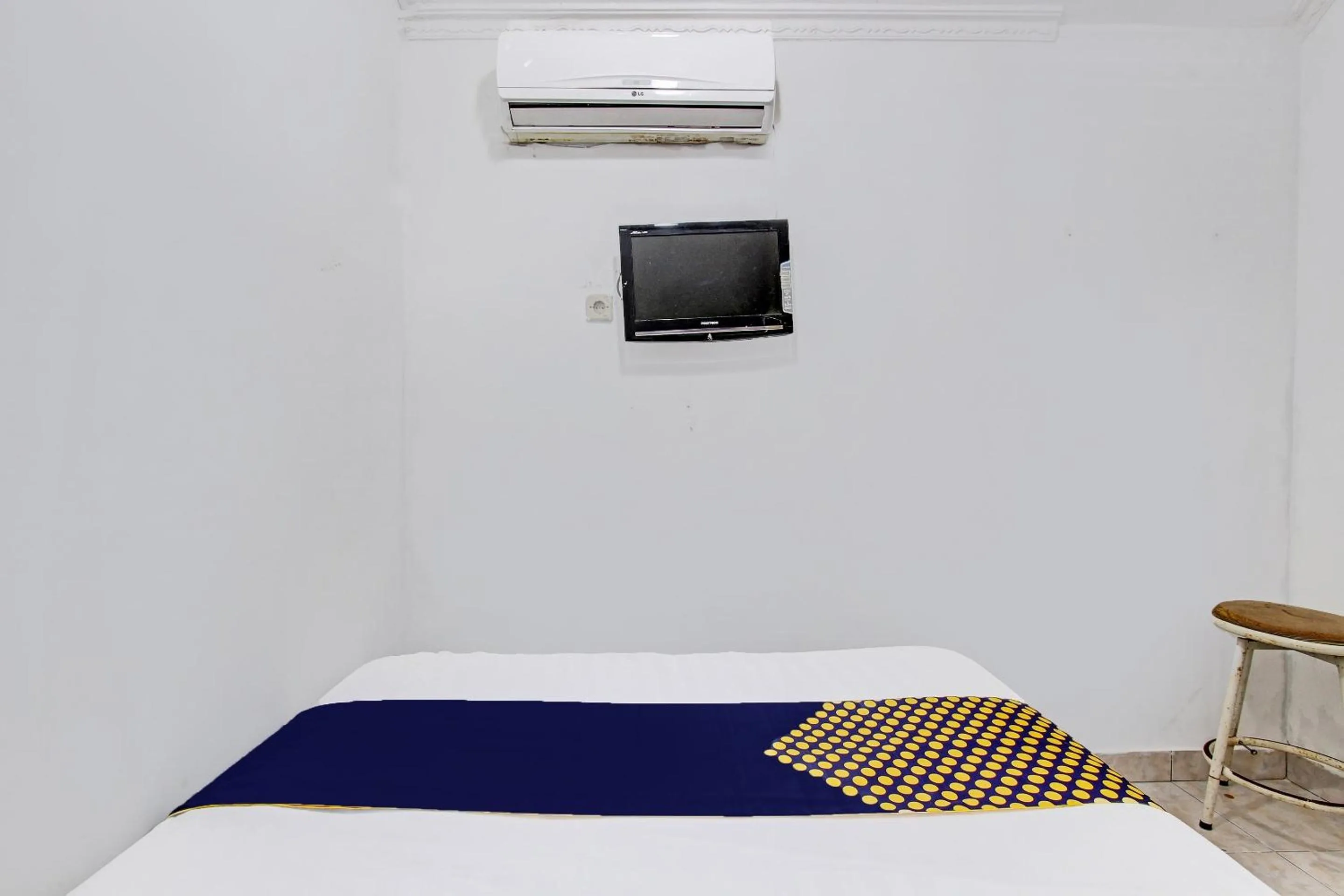 Bedroom, Bed in Hotel O Orchid Guest House