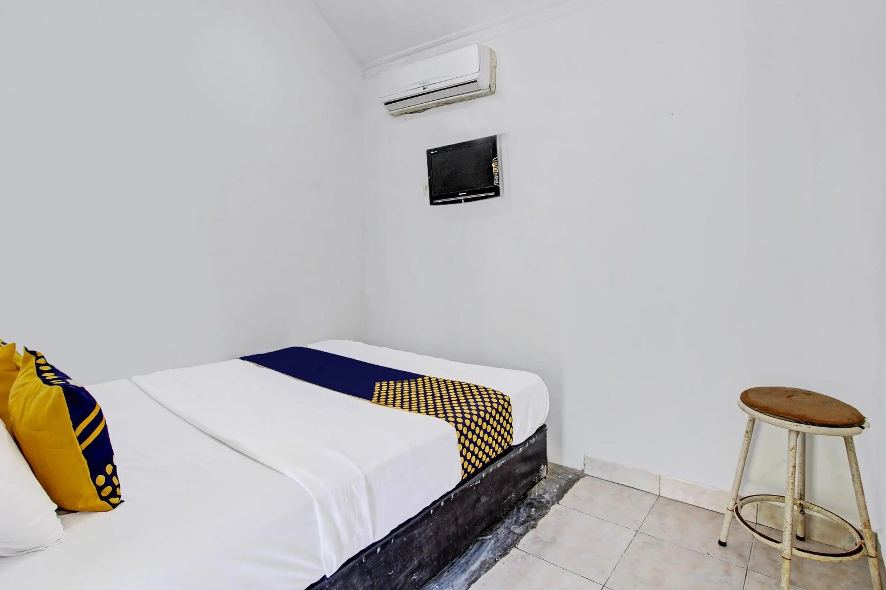 Bedroom, Bed in Hotel O Orchid Guest House