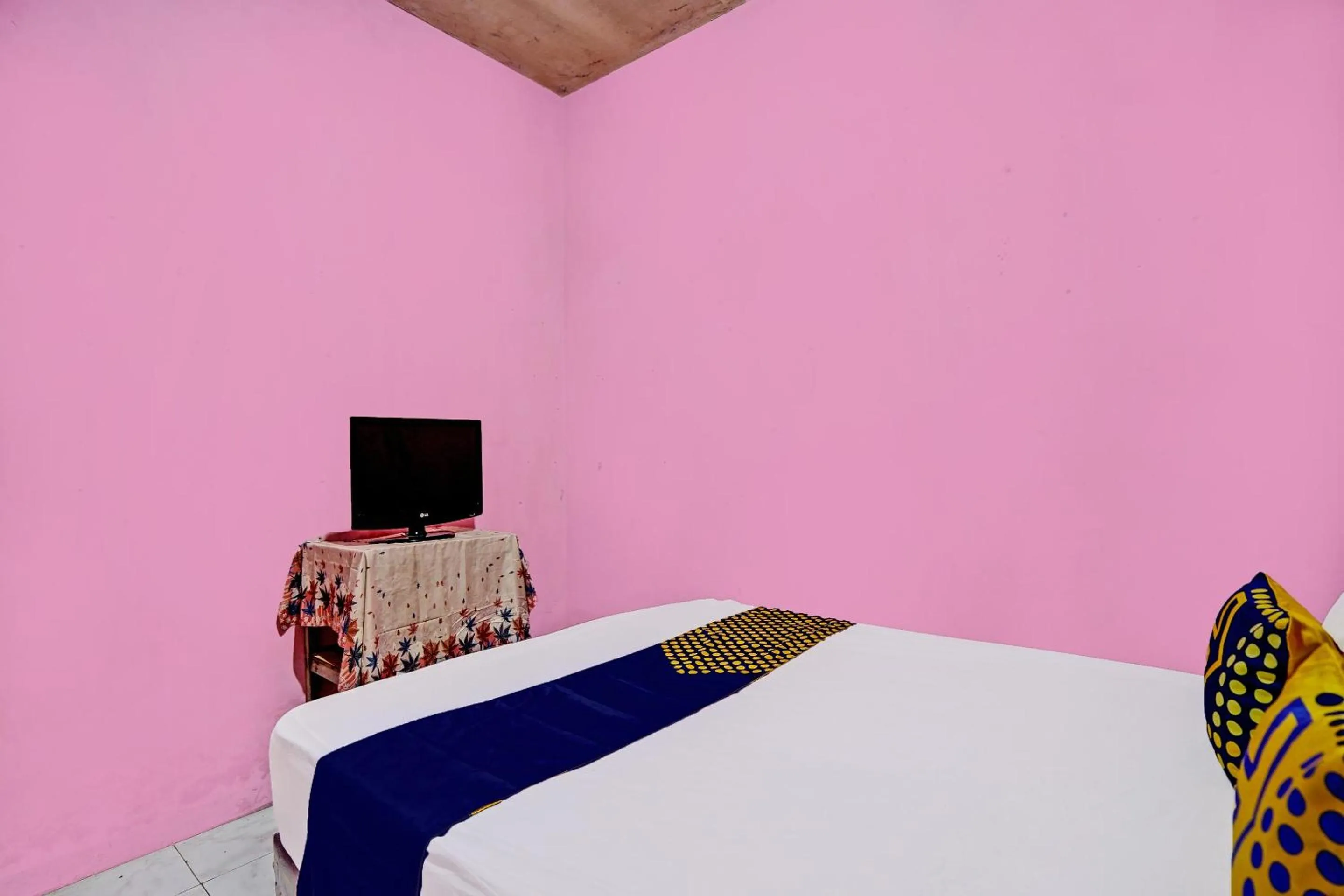 Bedroom, Bed in Hotel O Nurul Homestay Syariah