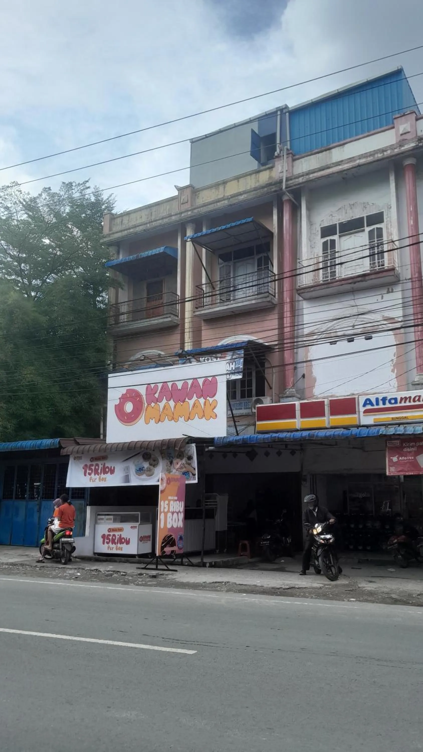 Facade/entrance in Hotel O Kos Rumah Mirah Syariah