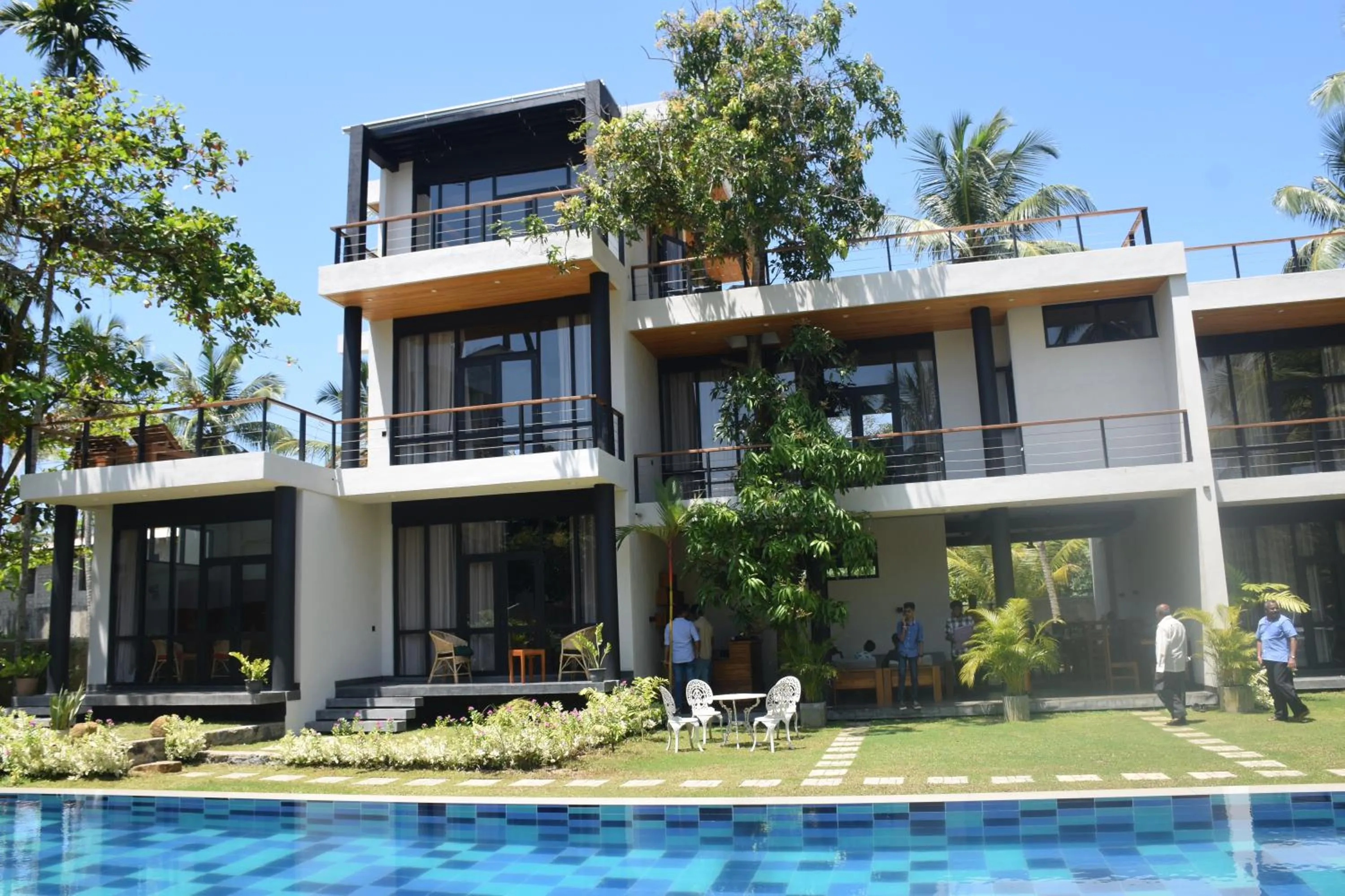 Pool view in Mango Tree Villa Bentota