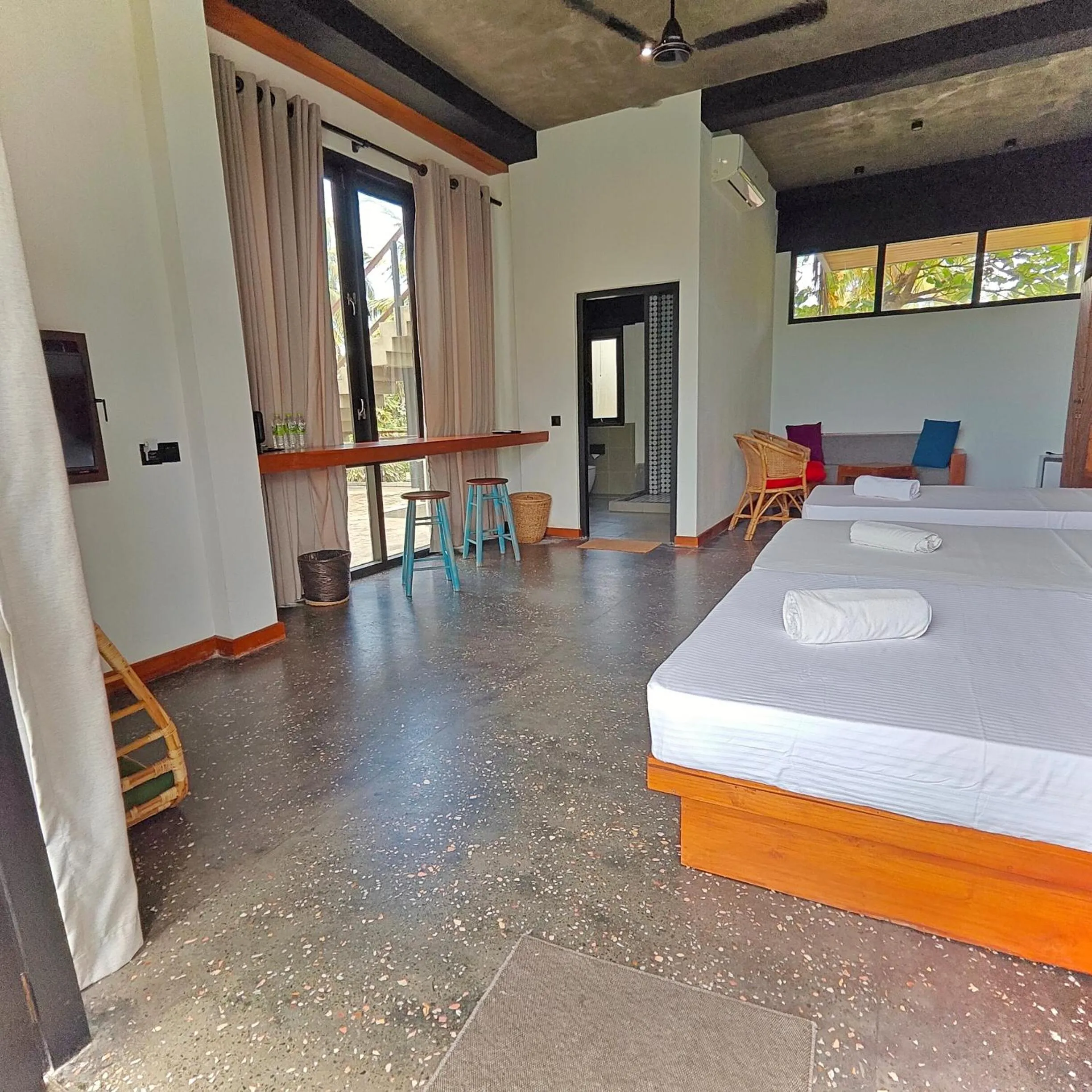Photo of the whole room, Bed in Mango Tree Villa Bentota