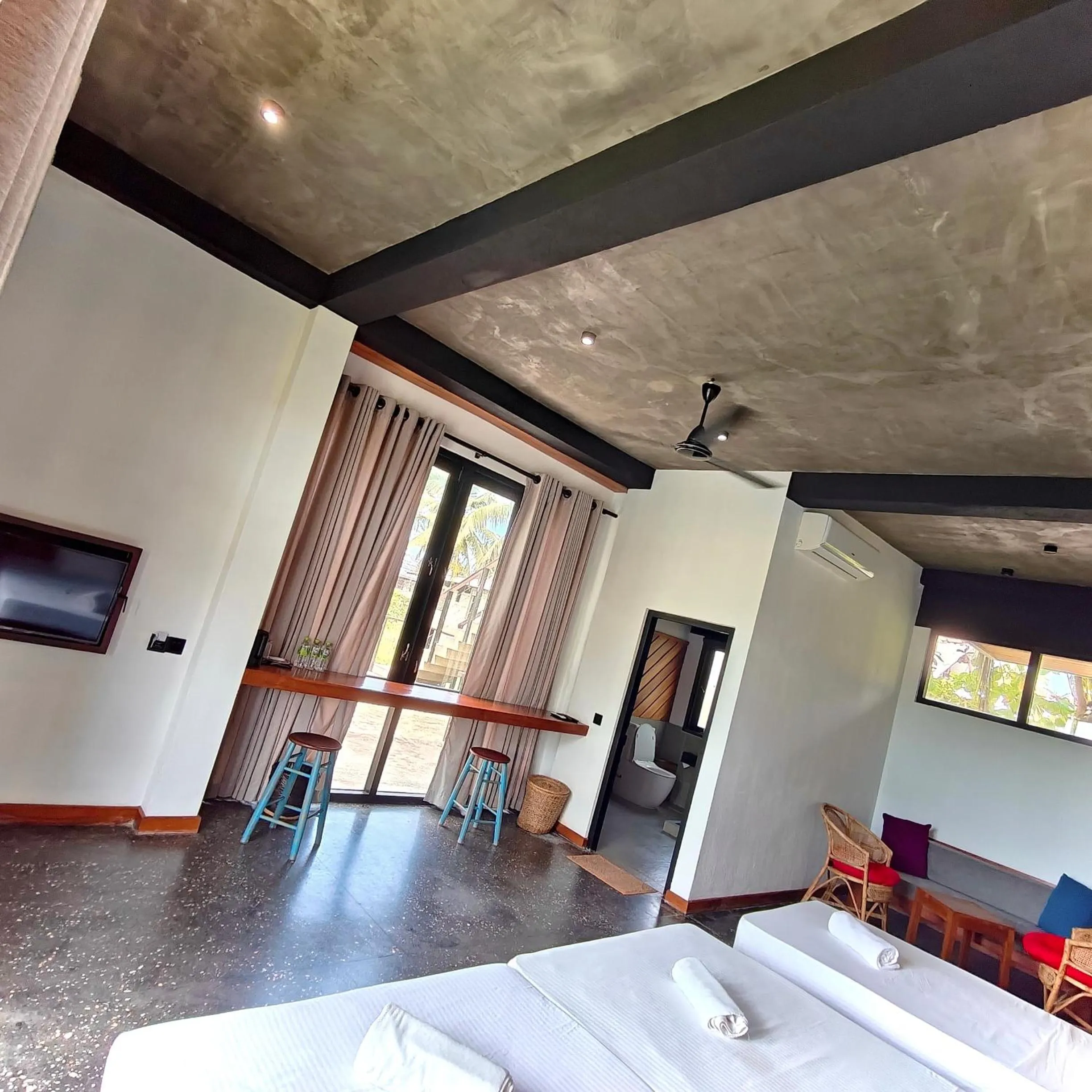 Photo of the whole room, Bed in Mango Tree Villa Bentota