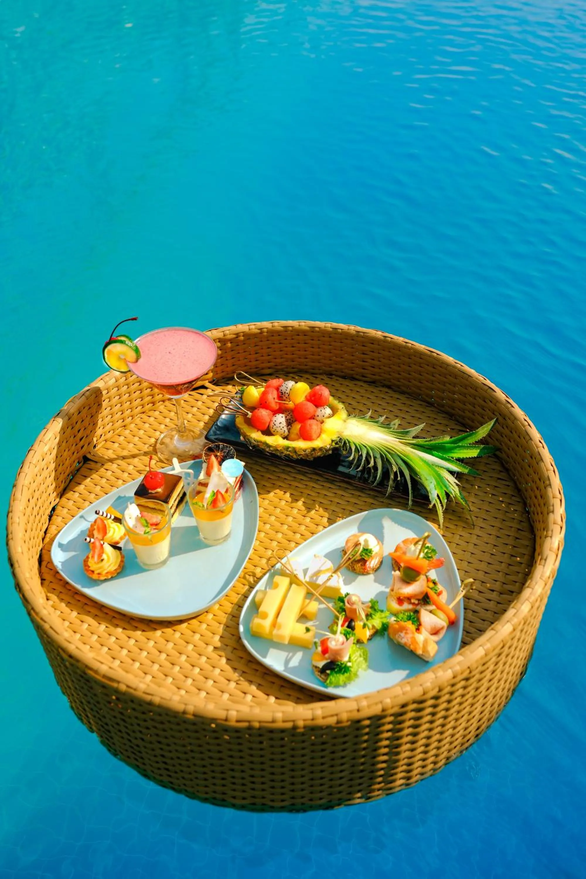 Food and drinks in Little Oasis - An Eco Friendly Hotel & Spa