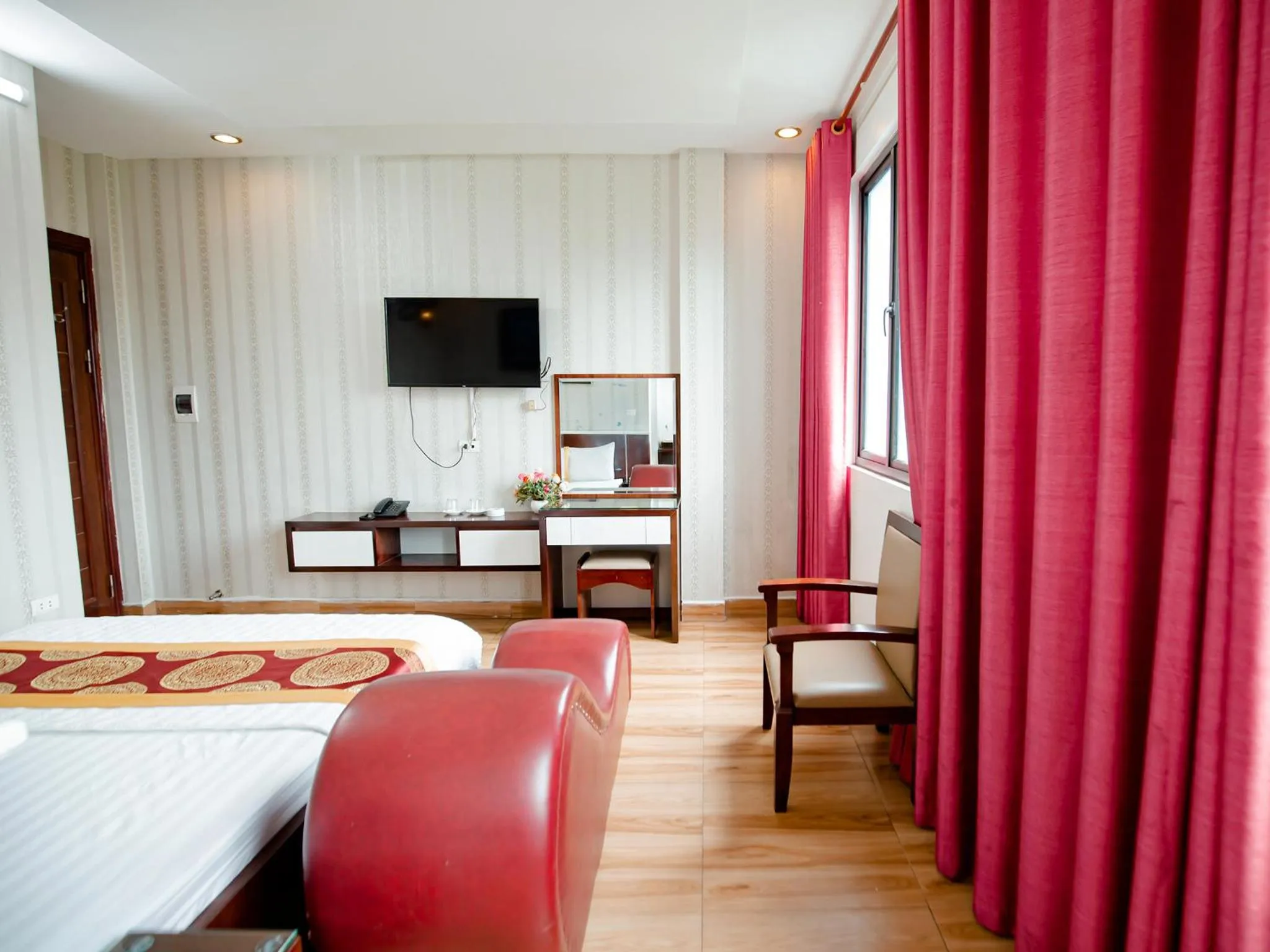 Bed in Phuong Nam Hotel Aeon Mall Long Bien