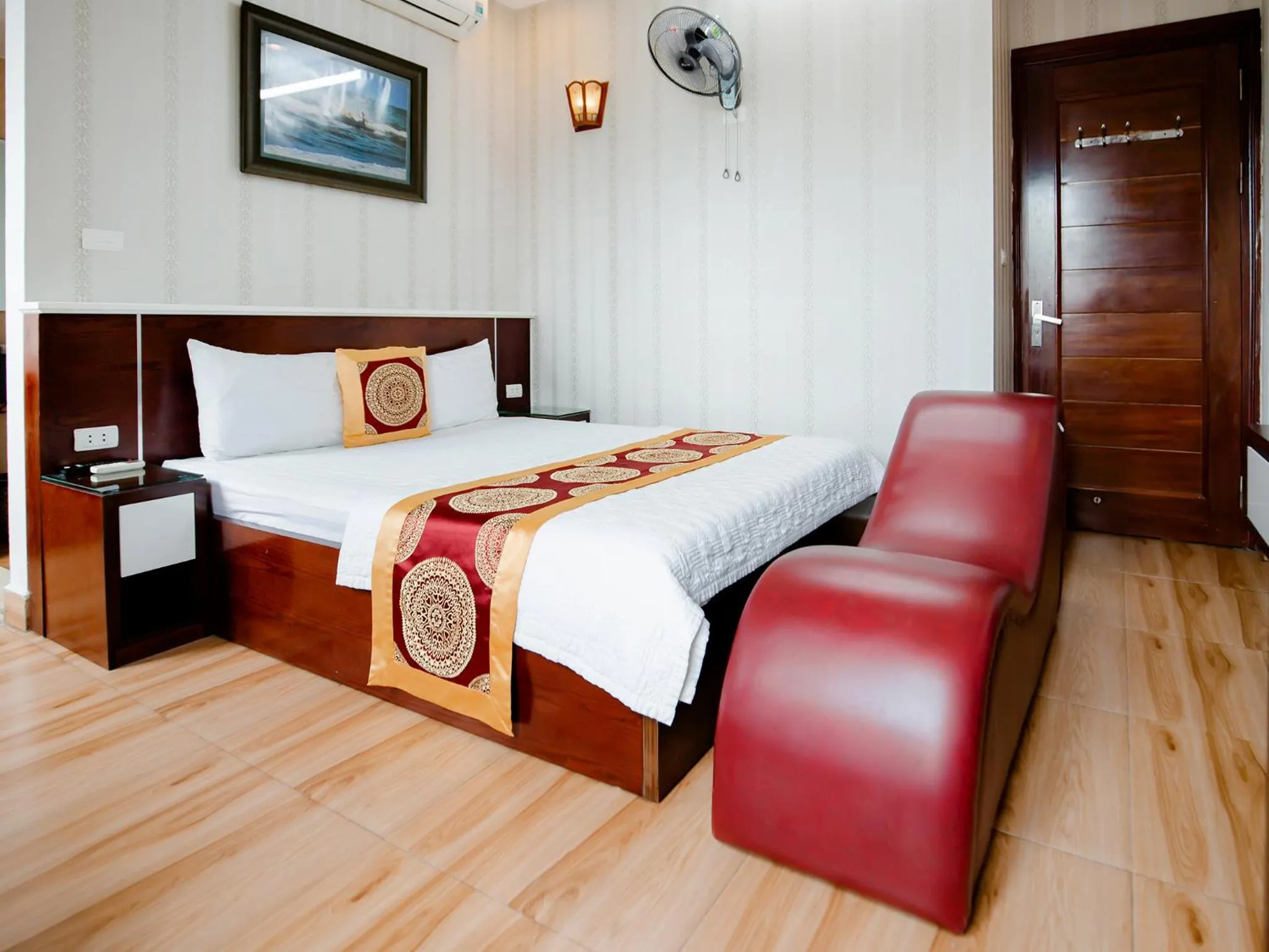 Photo of the whole room in Phuong Nam Hotel Aeon Mall Long Bien