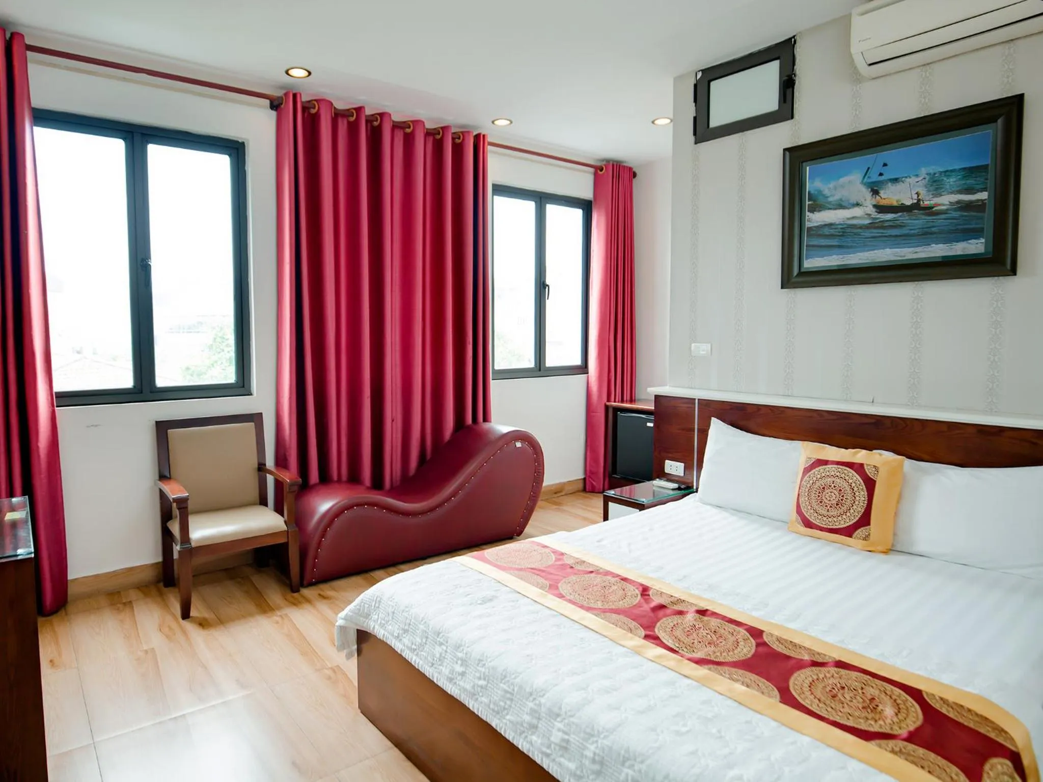 Photo of the whole room in Phuong Nam Hotel Aeon Mall Long Bien