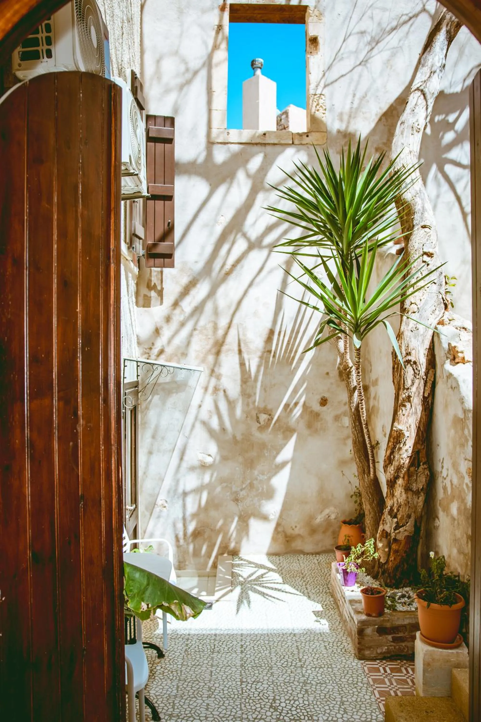 Inner courtyard view in Bozzali Deluxe Hotel