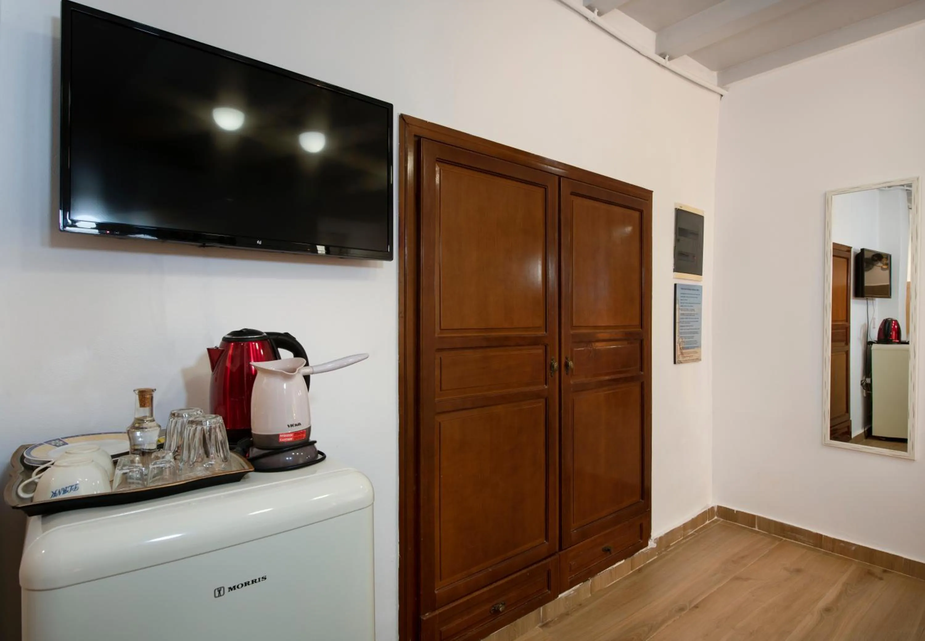 Photo of the whole room in Bozzali Deluxe Hotel