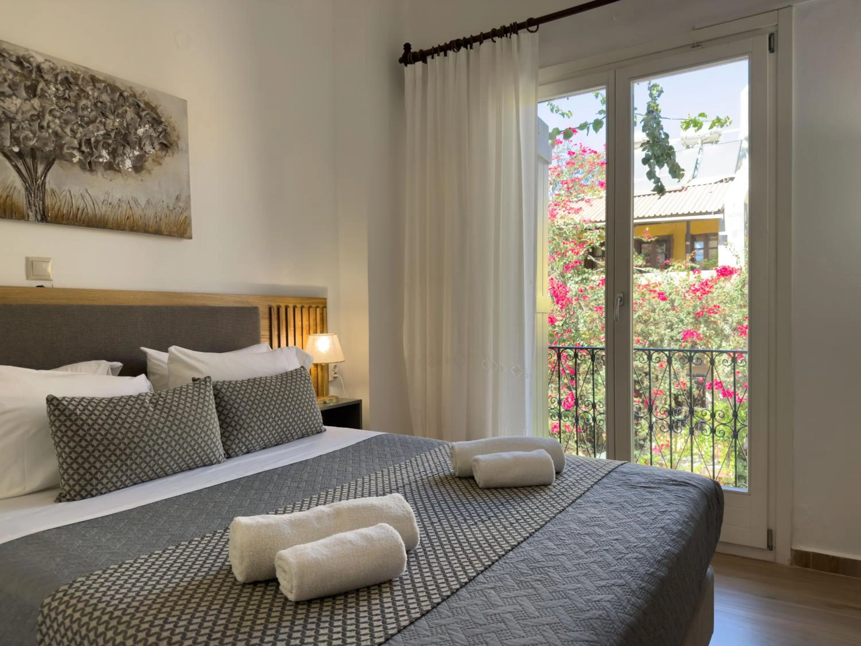 Balcony/Terrace, Bed in Bozzali Deluxe Hotel