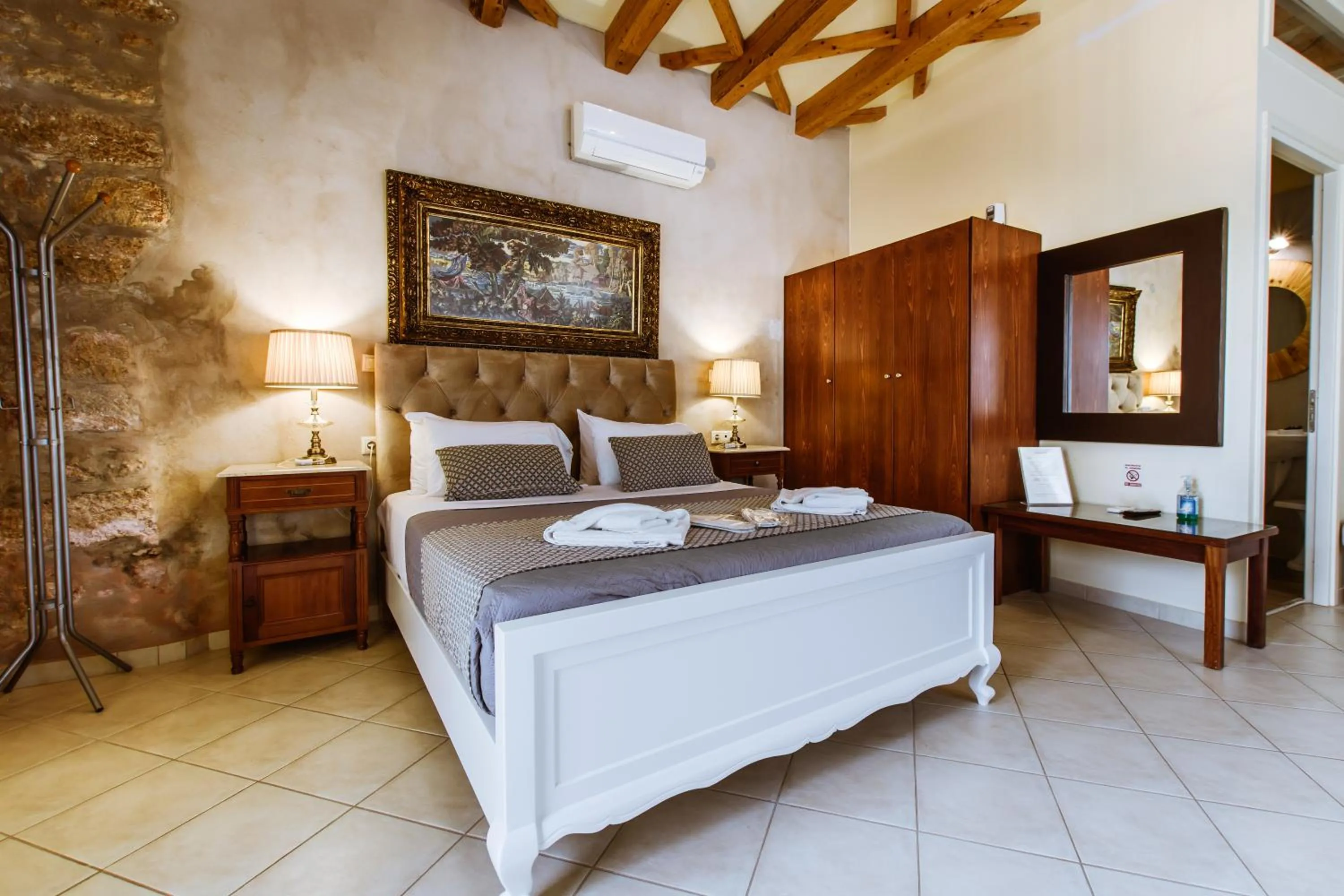 Bed in Bozzali Deluxe Hotel