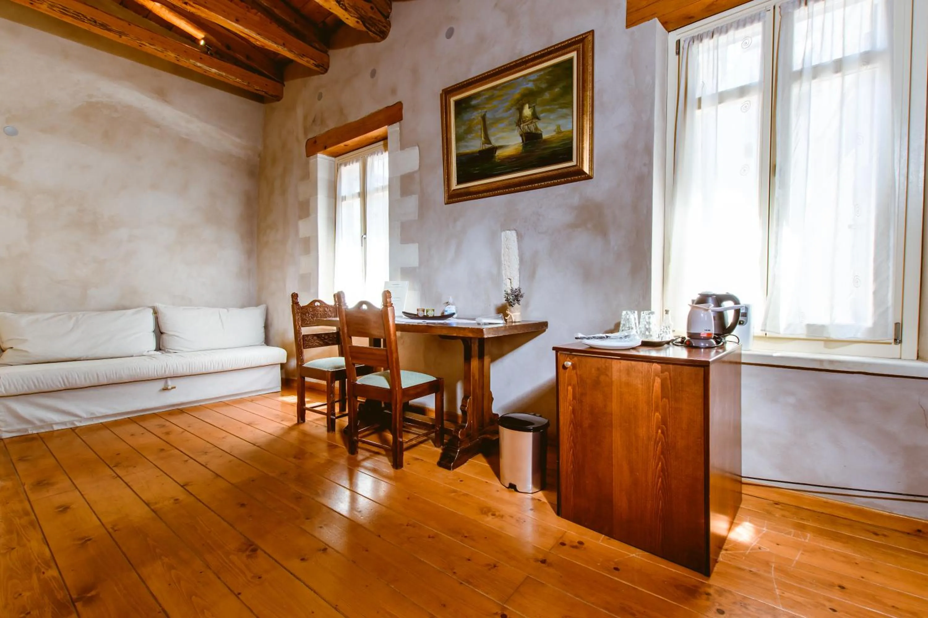 Dining area in Bozzali Deluxe Hotel
