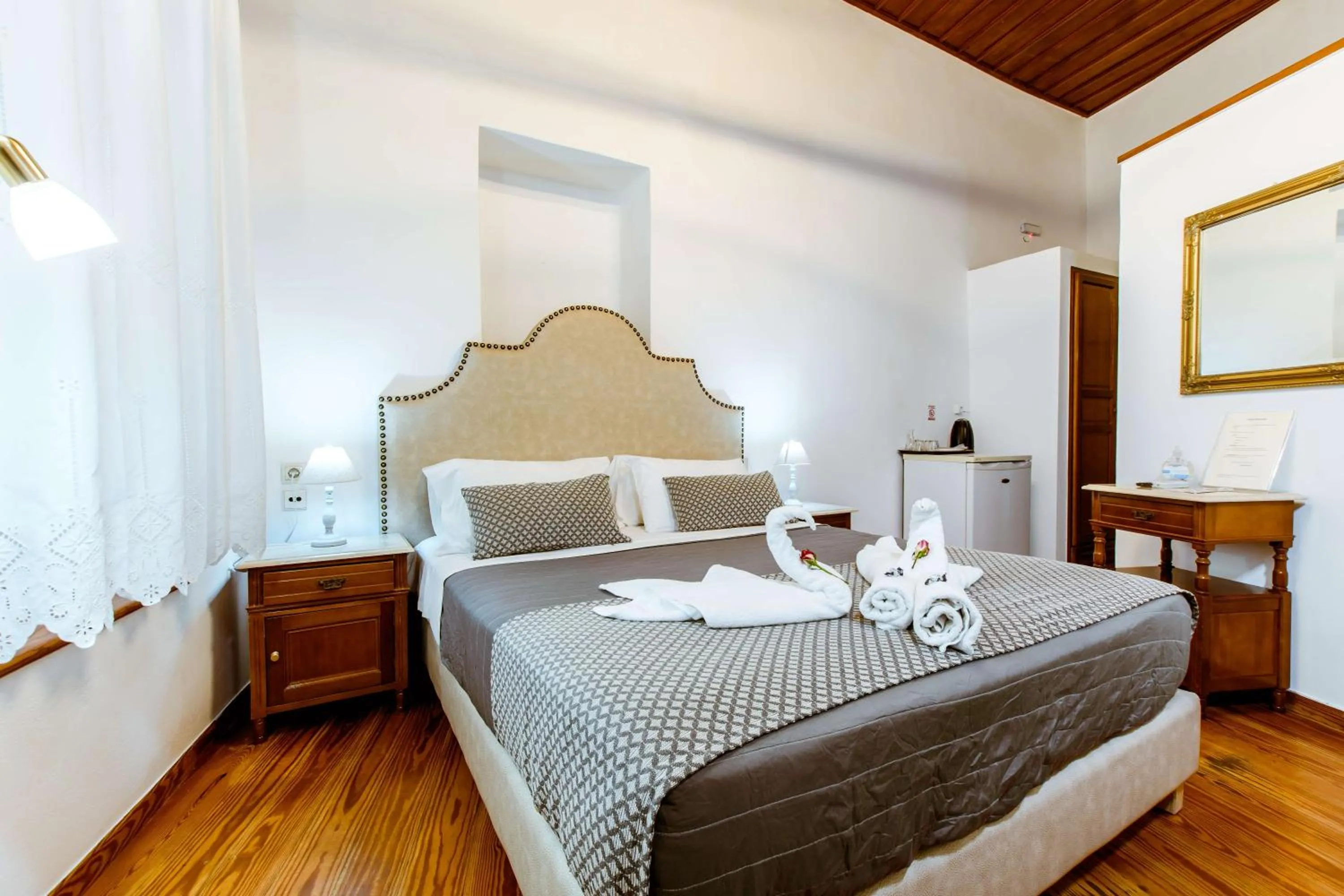 Photo of the whole room, Bed in Bozzali Deluxe Hotel