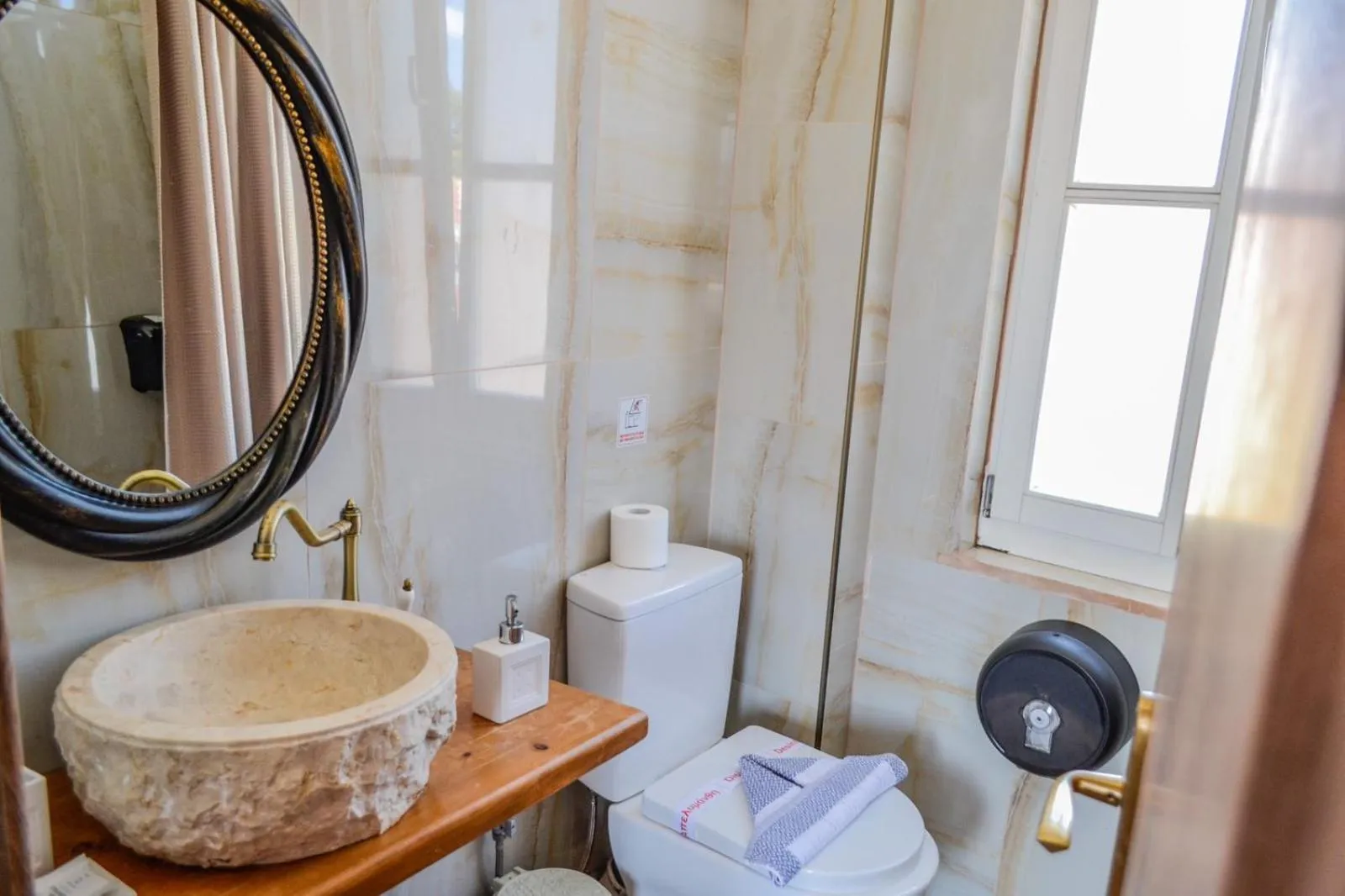 Bathroom in Bozzali Deluxe Hotel