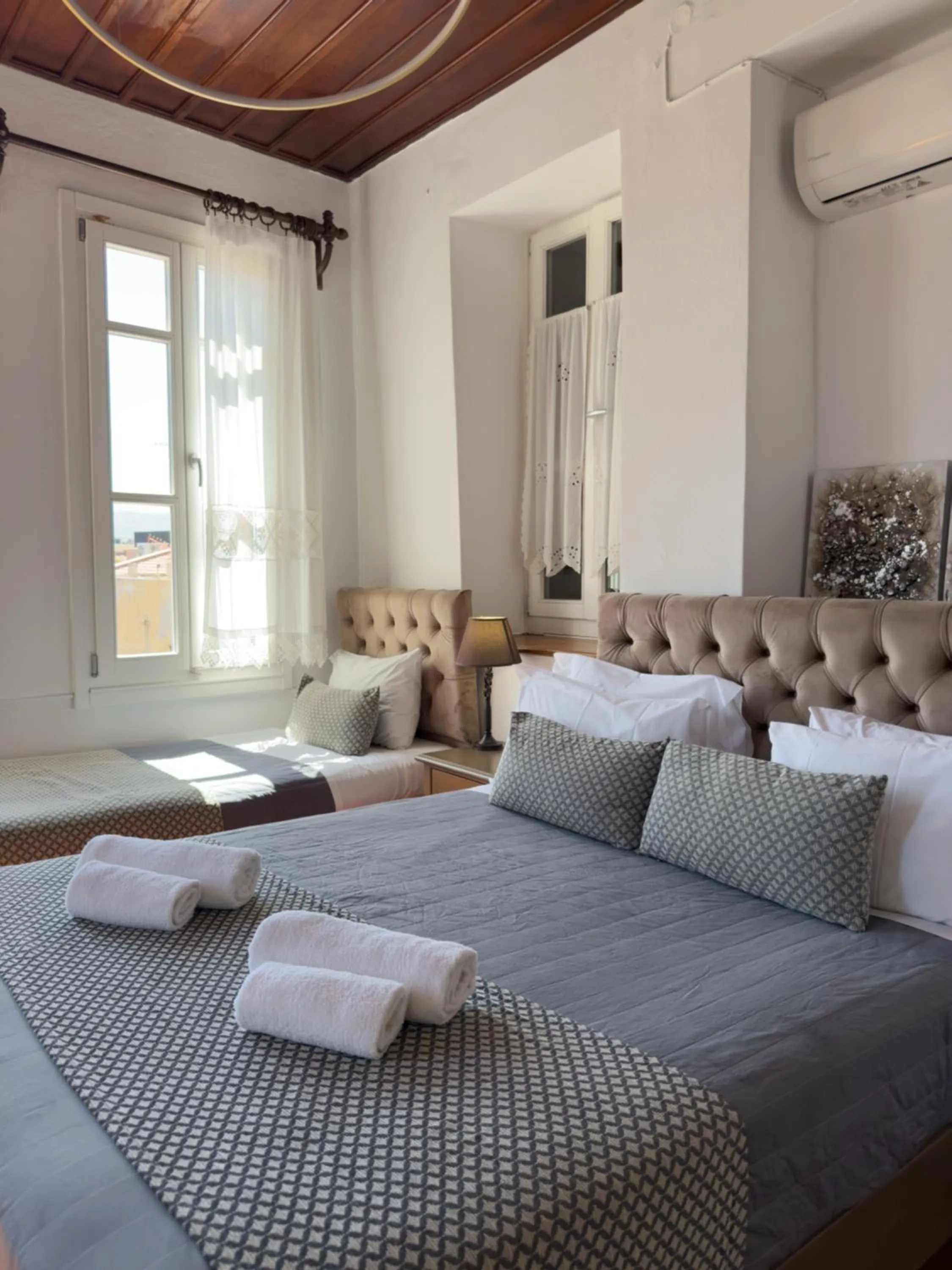 Photo of the whole room, Bed in Bozzali Deluxe Hotel