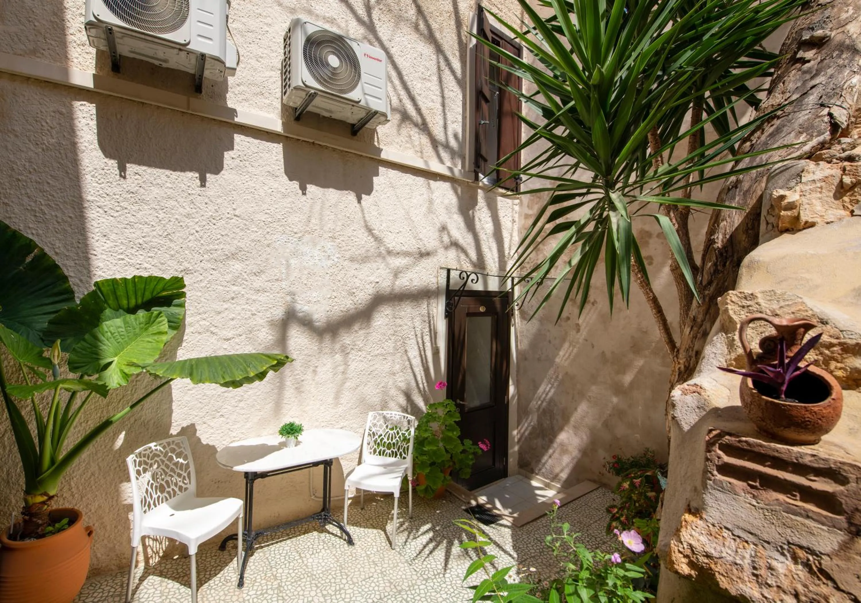 Patio in Bozzali Deluxe Hotel