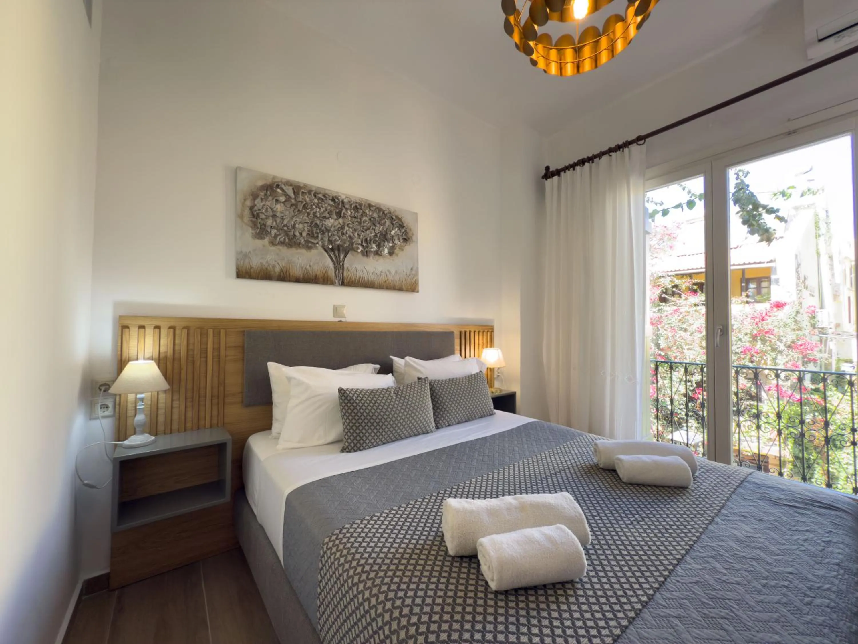 Photo of the whole room, Bed in Bozzali Deluxe Hotel